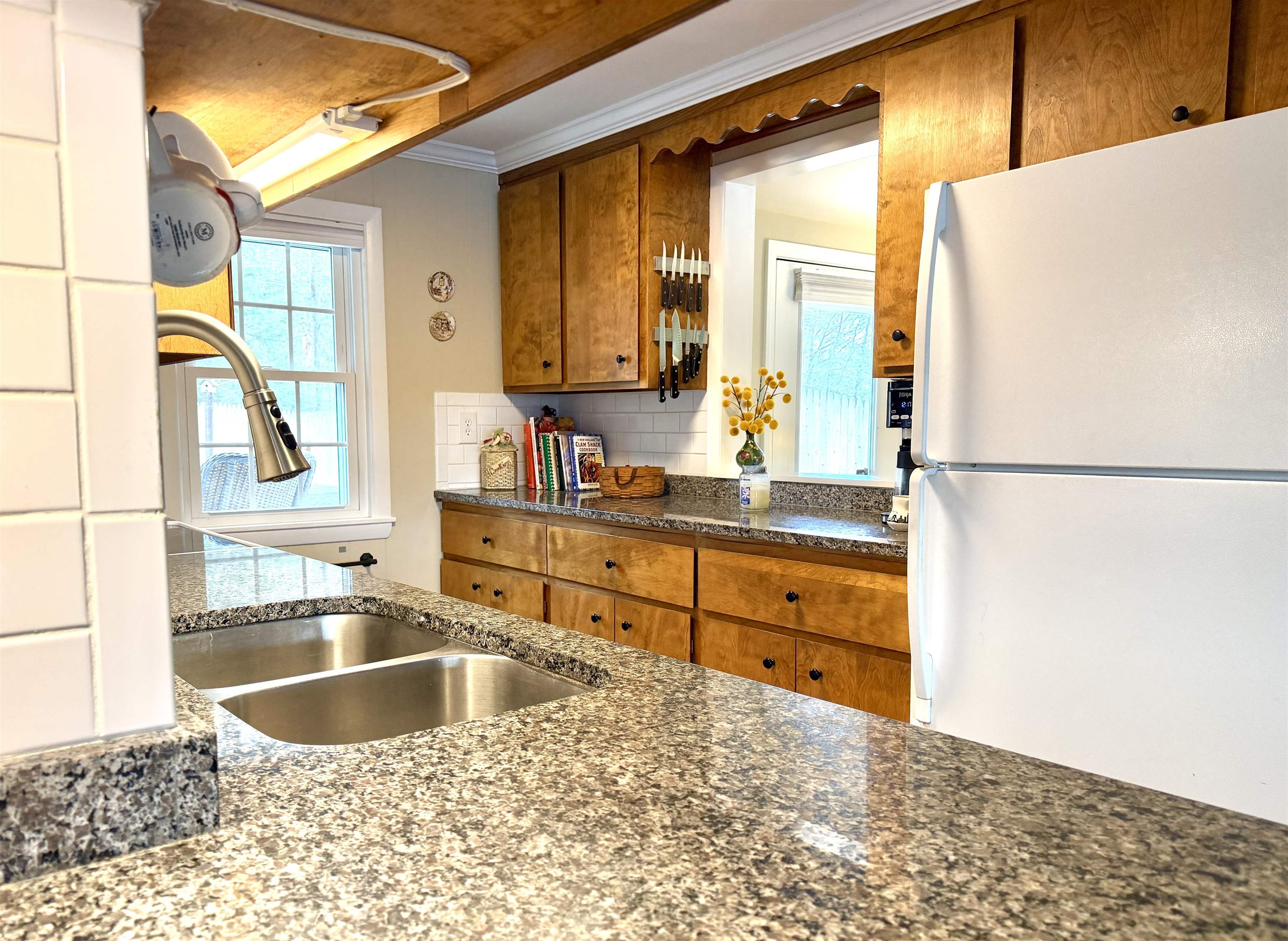 35 Greenwood Rd, Amherst, NH 03031