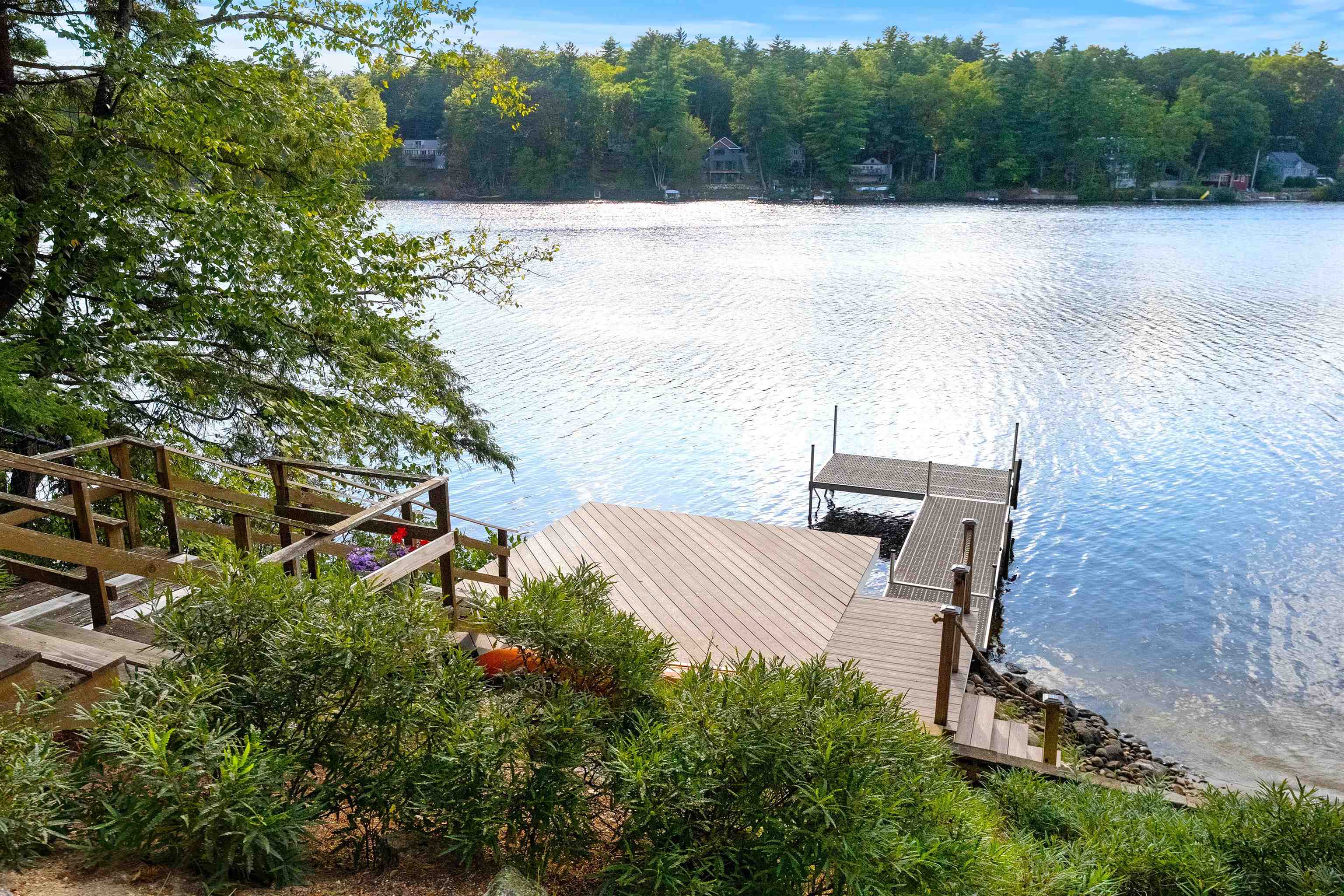 35 Greenwood Rd, Amherst, NH 03031