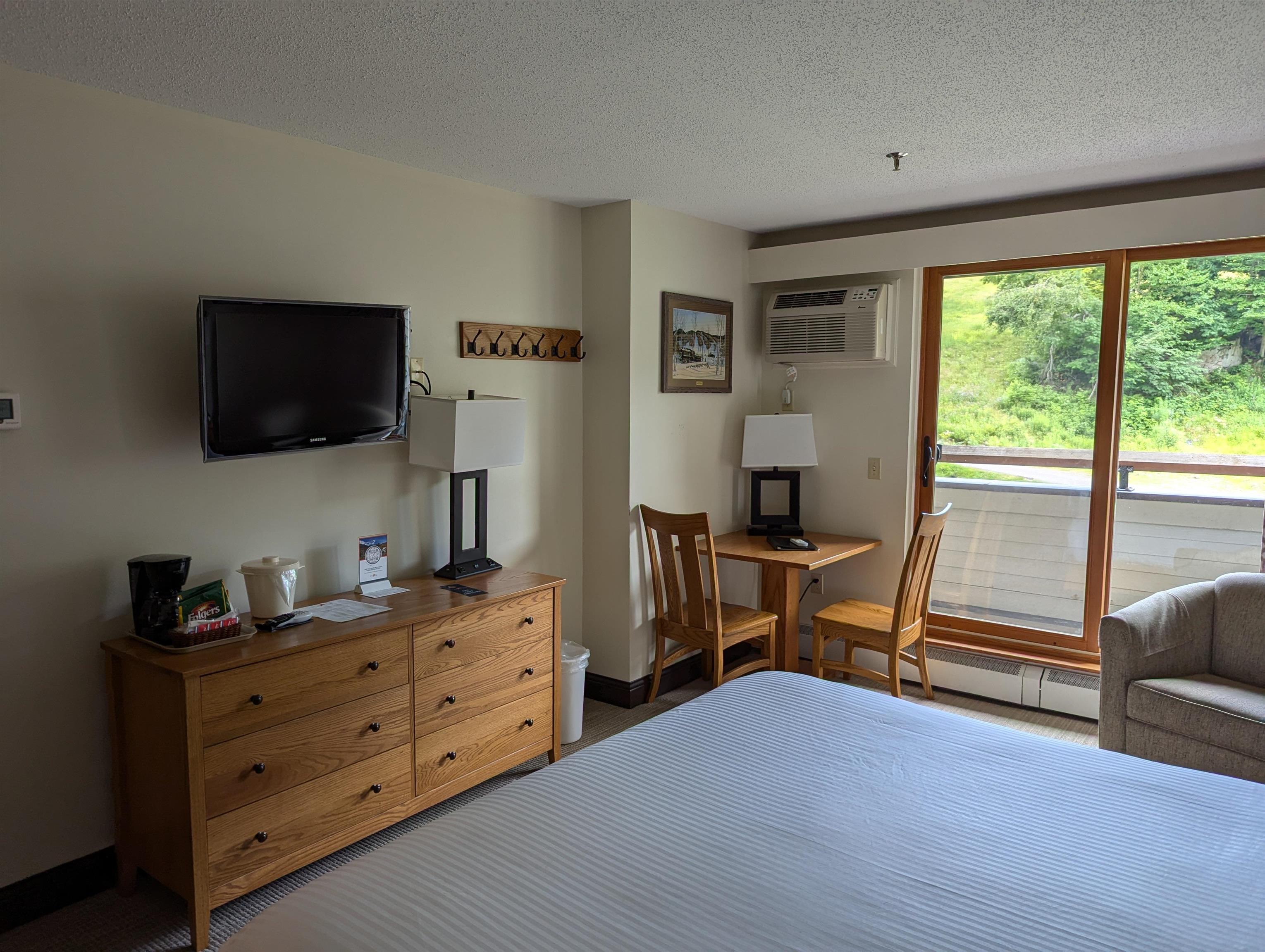 90 Loon Mountain Rd, Lincoln, NH 03251