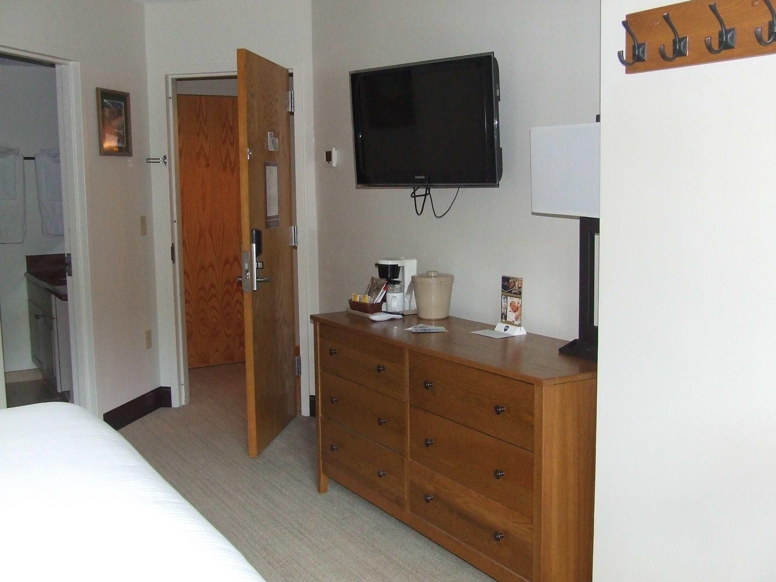 90 Loon Mountain Rd, Lincoln, NH 03251