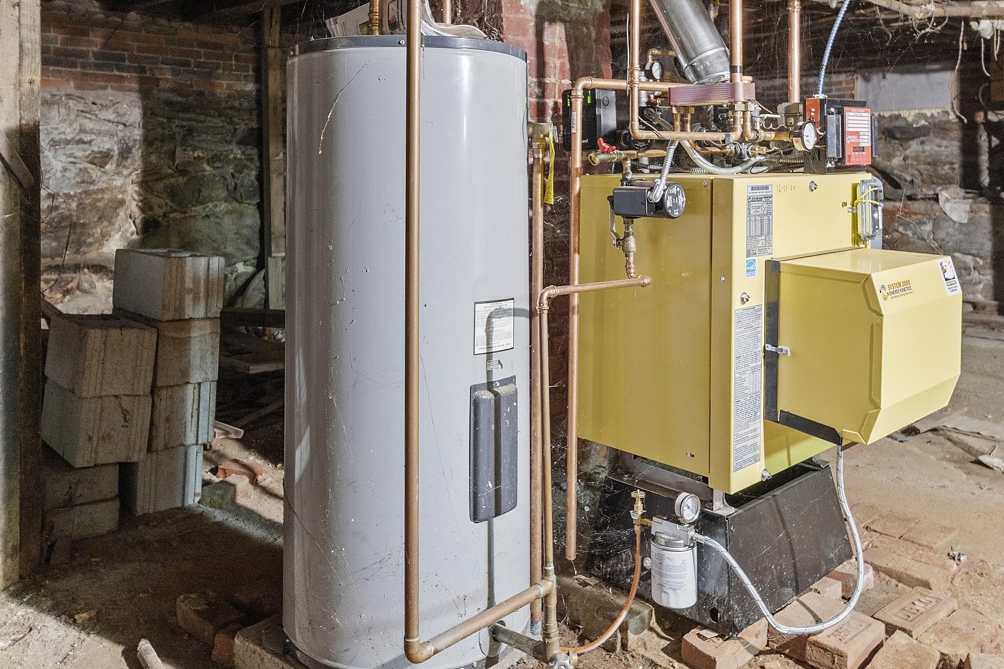 68 Brattleboro Rd, Hinsdale, NH 03451