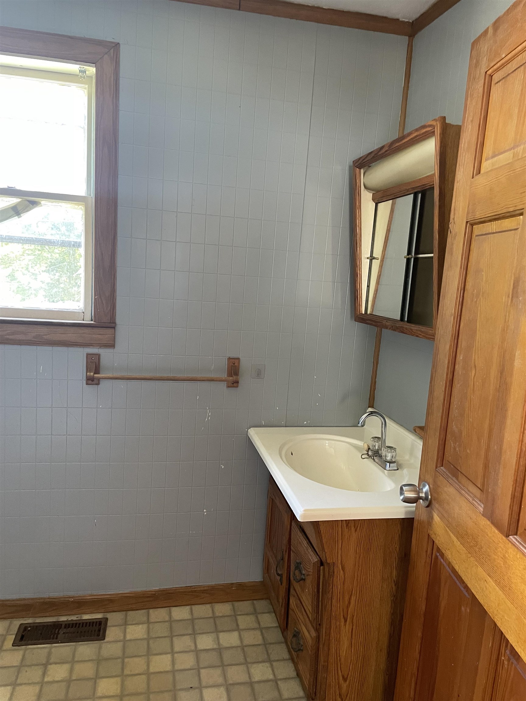 14 River Rd, Brentwood, NH 03885