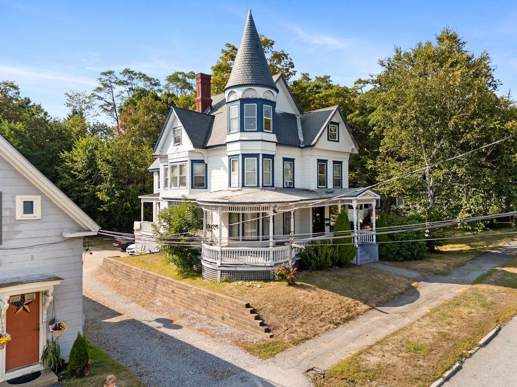 30 Messer St, Laconia, NH 03246