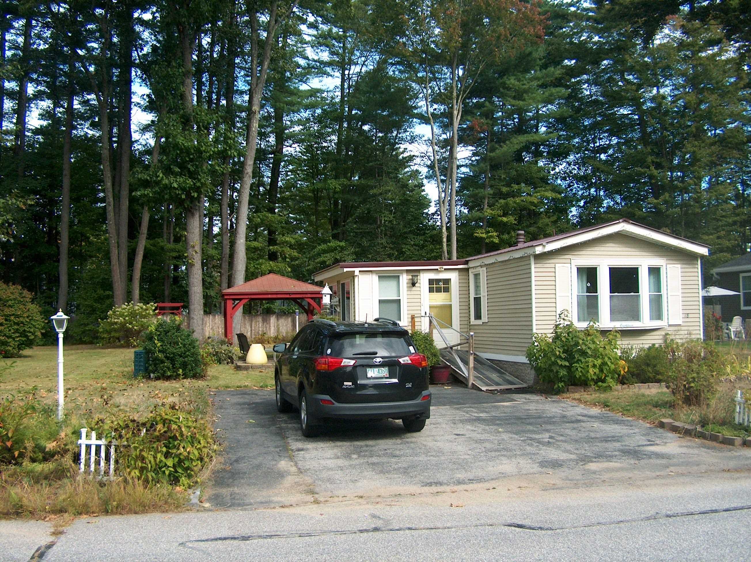 18 Dawn Dr, Concord, NH 03303