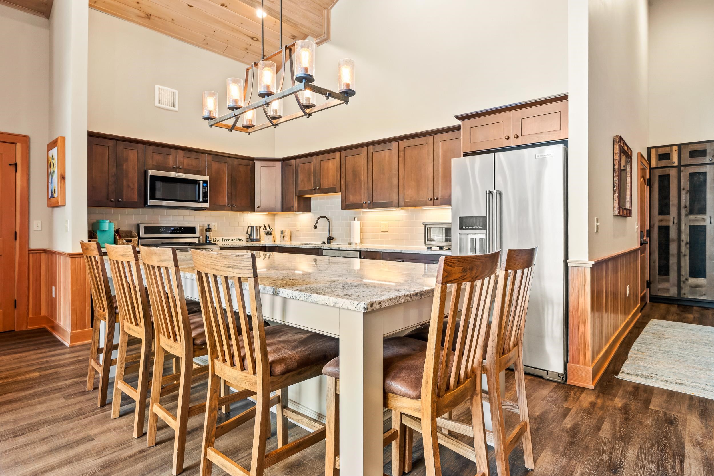 235 Skimobile Rd, Conway, NH 03860