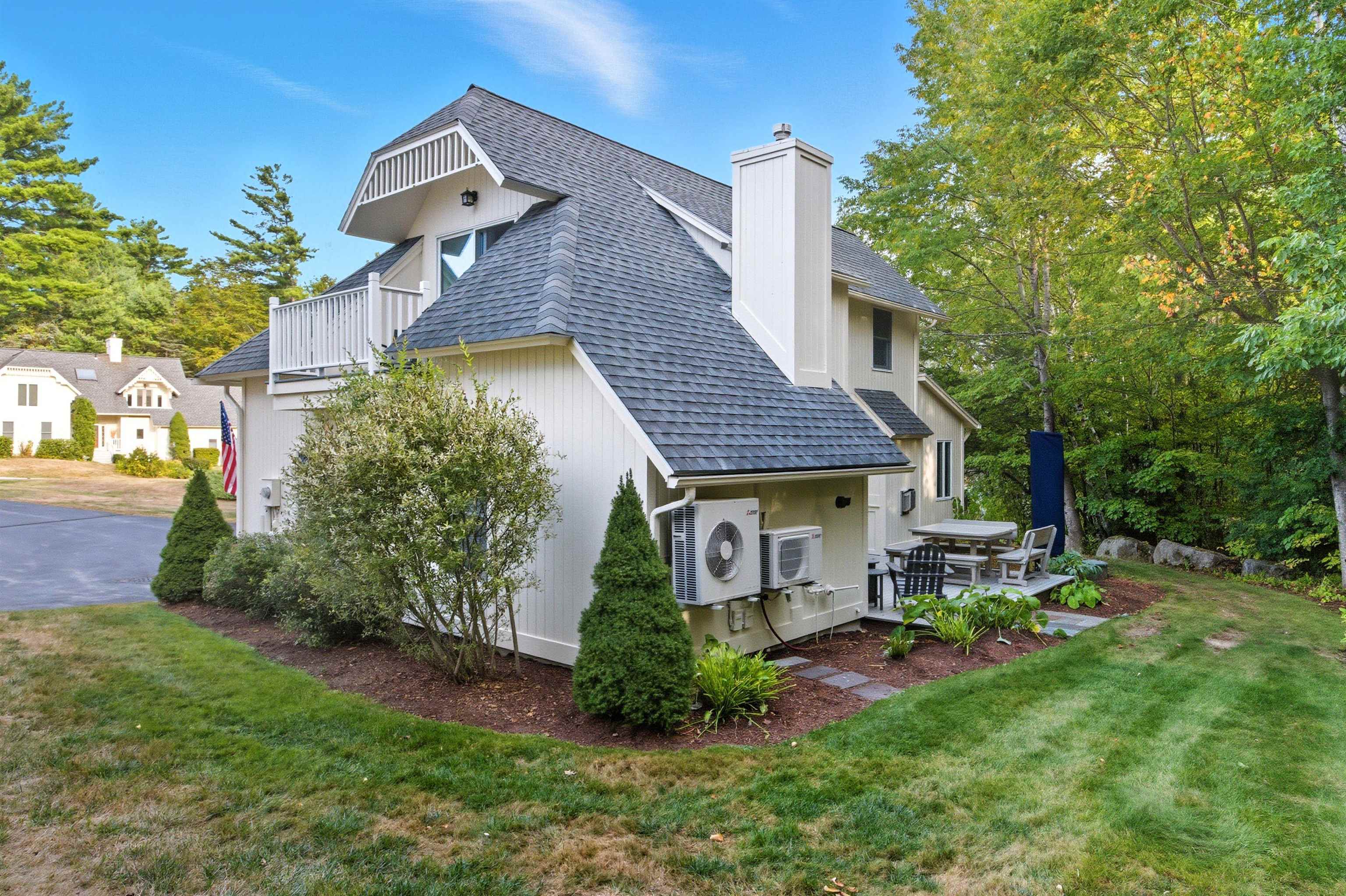 11 Lantern Cir, Laconia, NH 03246