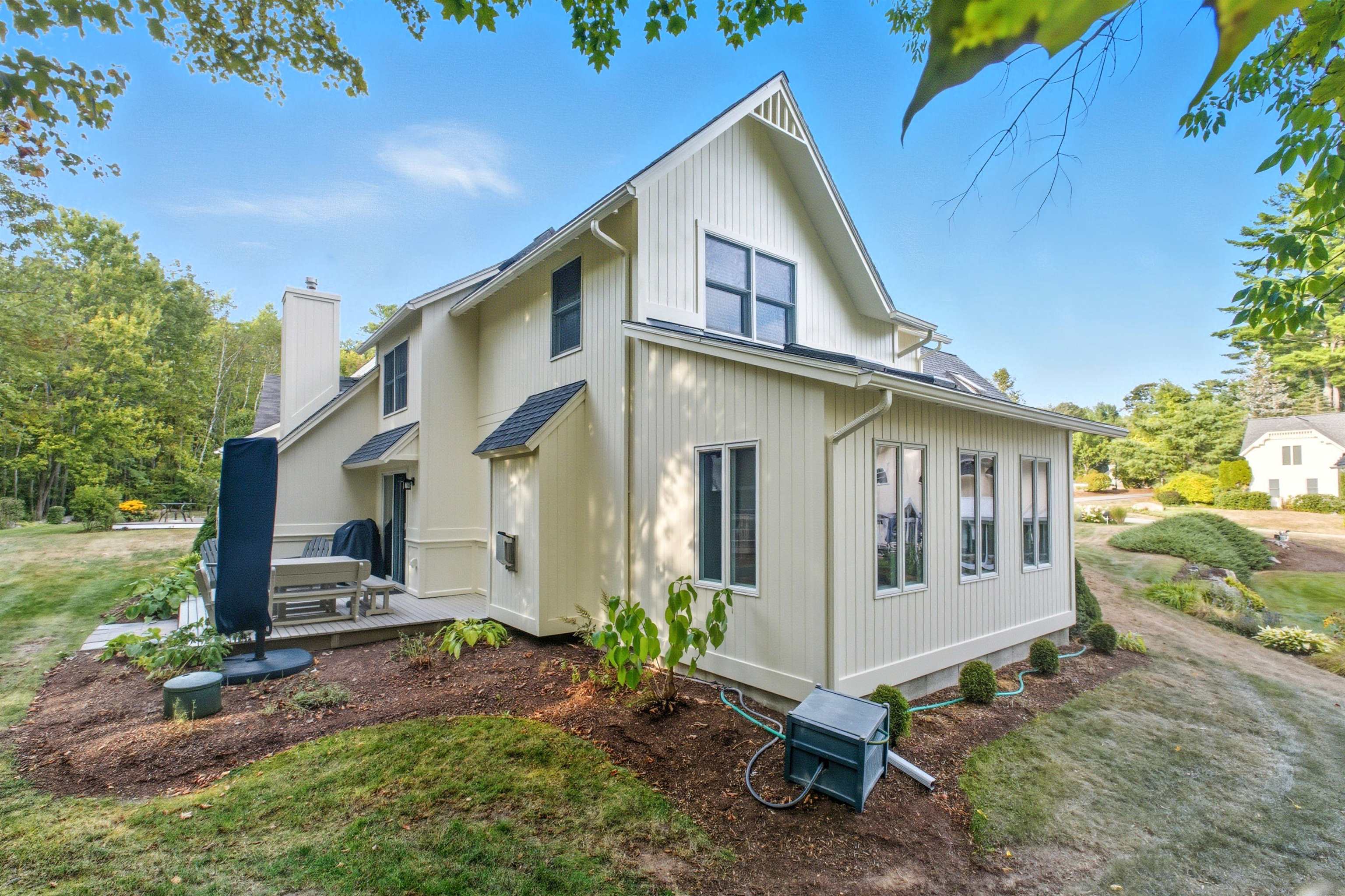 11 Lantern Cir, Laconia, NH 03246