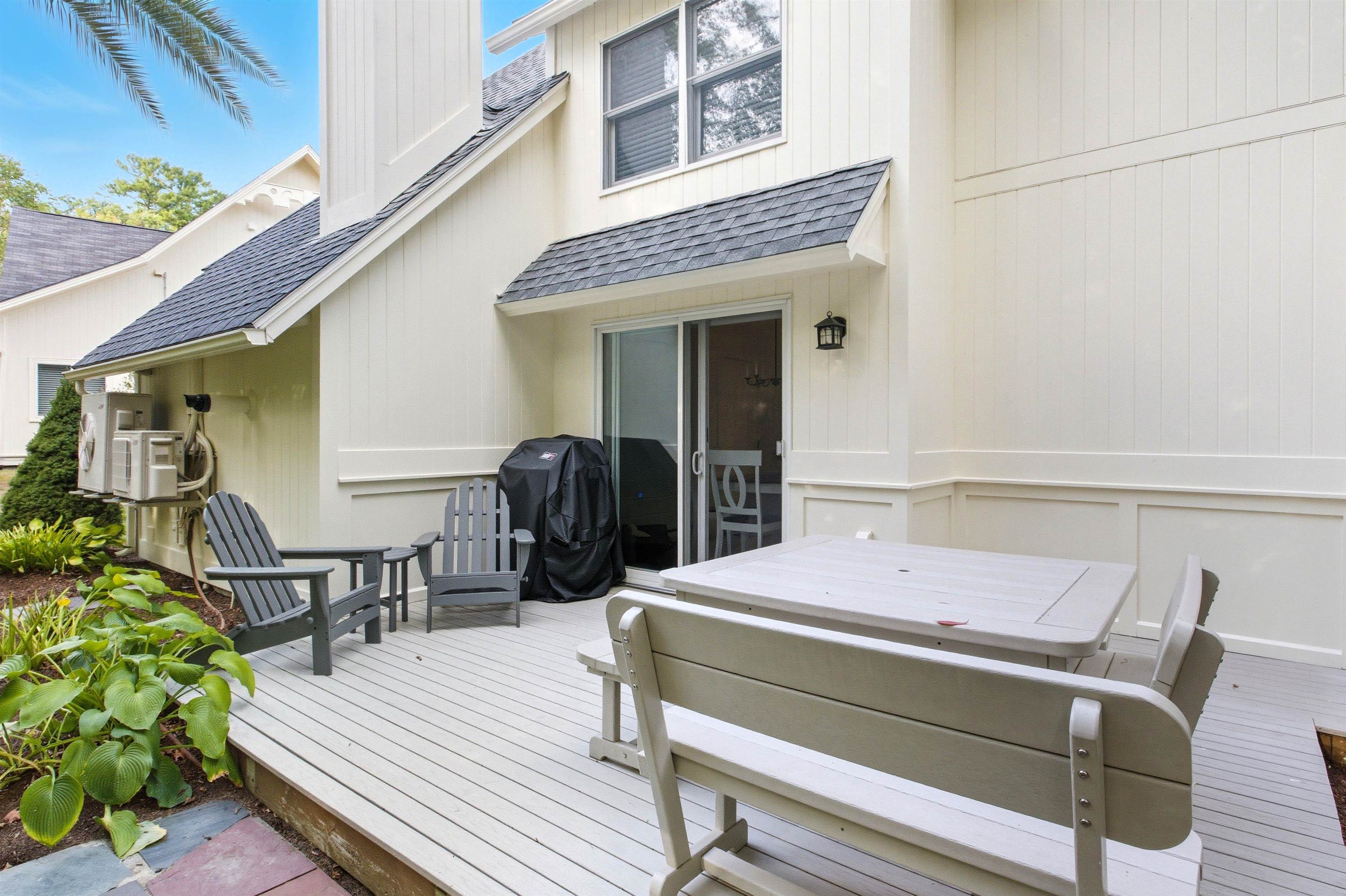 11 Lantern Cir, Laconia, NH 03246