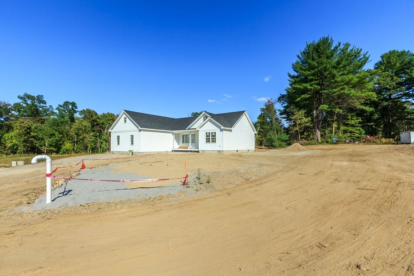 90 High Range Rd, Londonderry, NH 03053