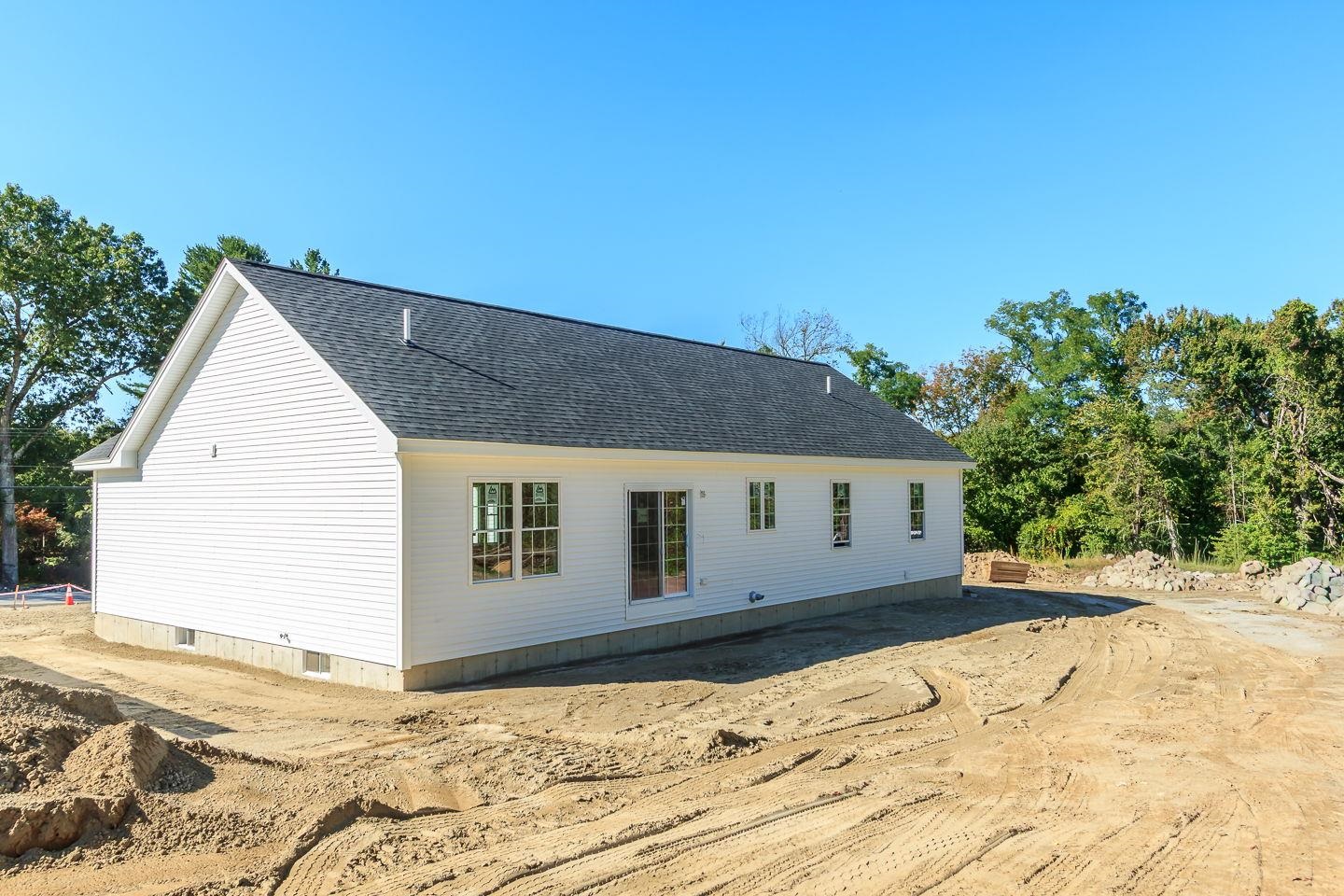 90 High Range Rd, Londonderry, NH 03053