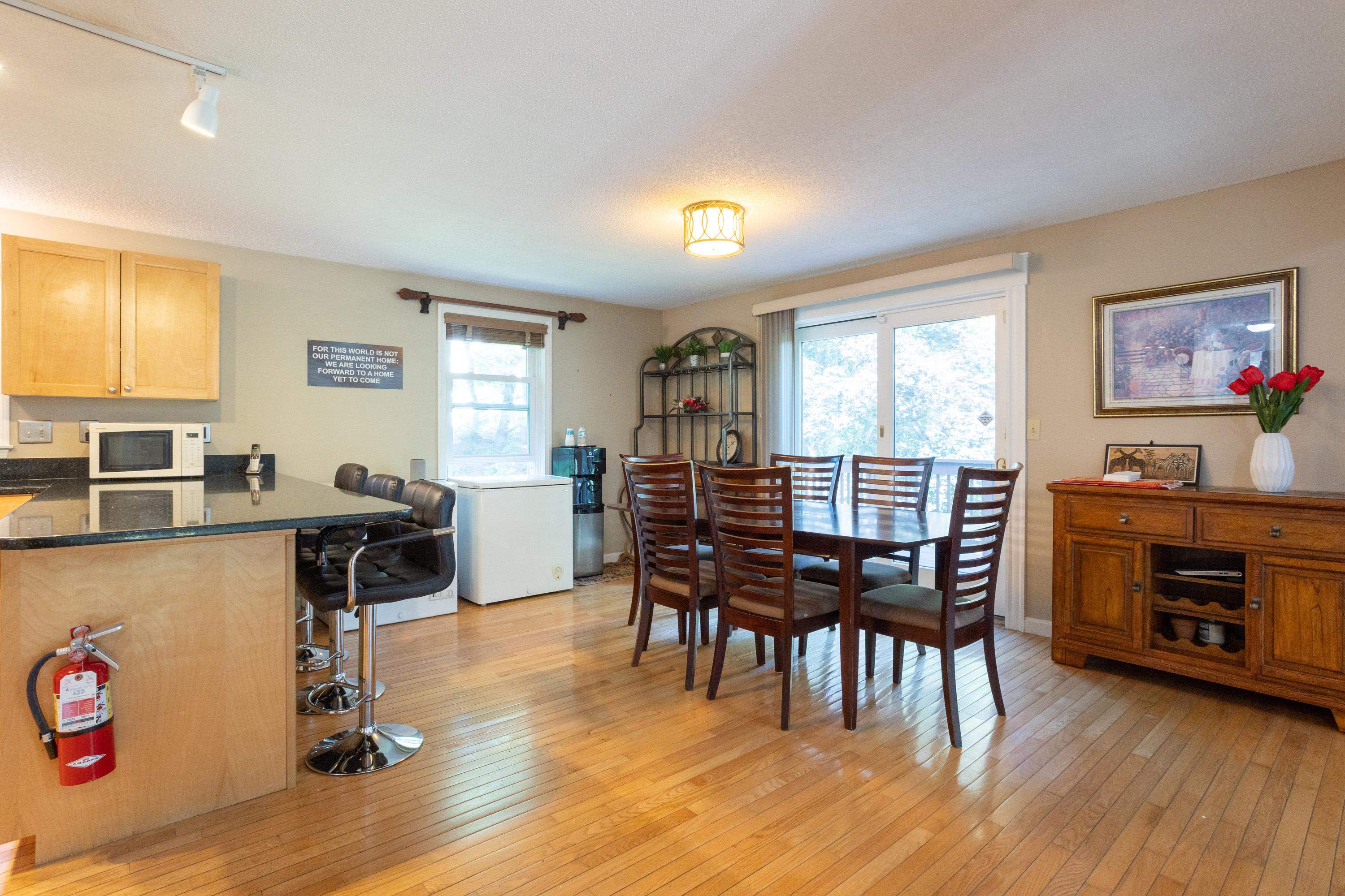 319 Fox Run Rd, Hudson, NH 03051