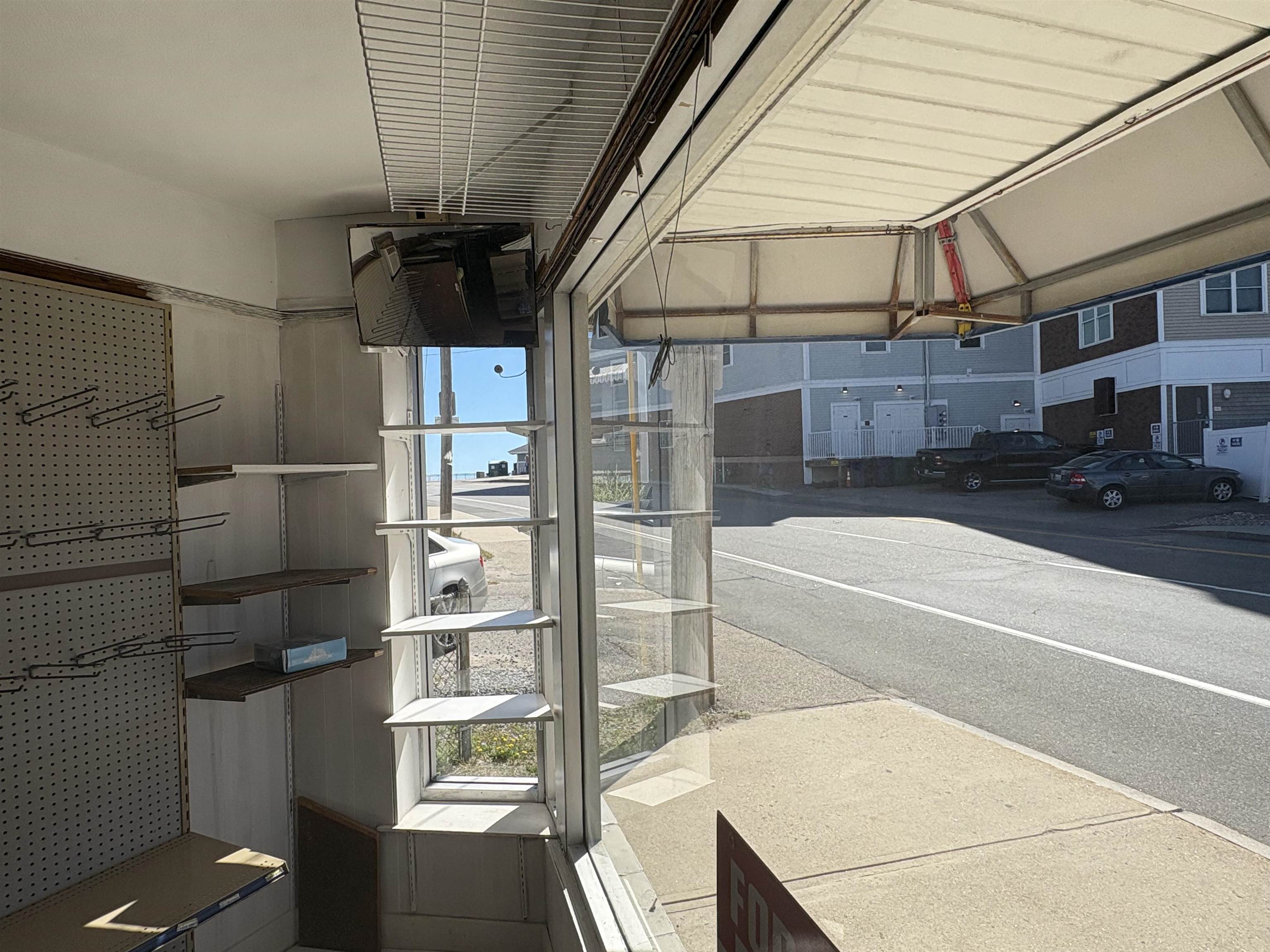 6 Ashworth Ave, Hampton, NH 03842