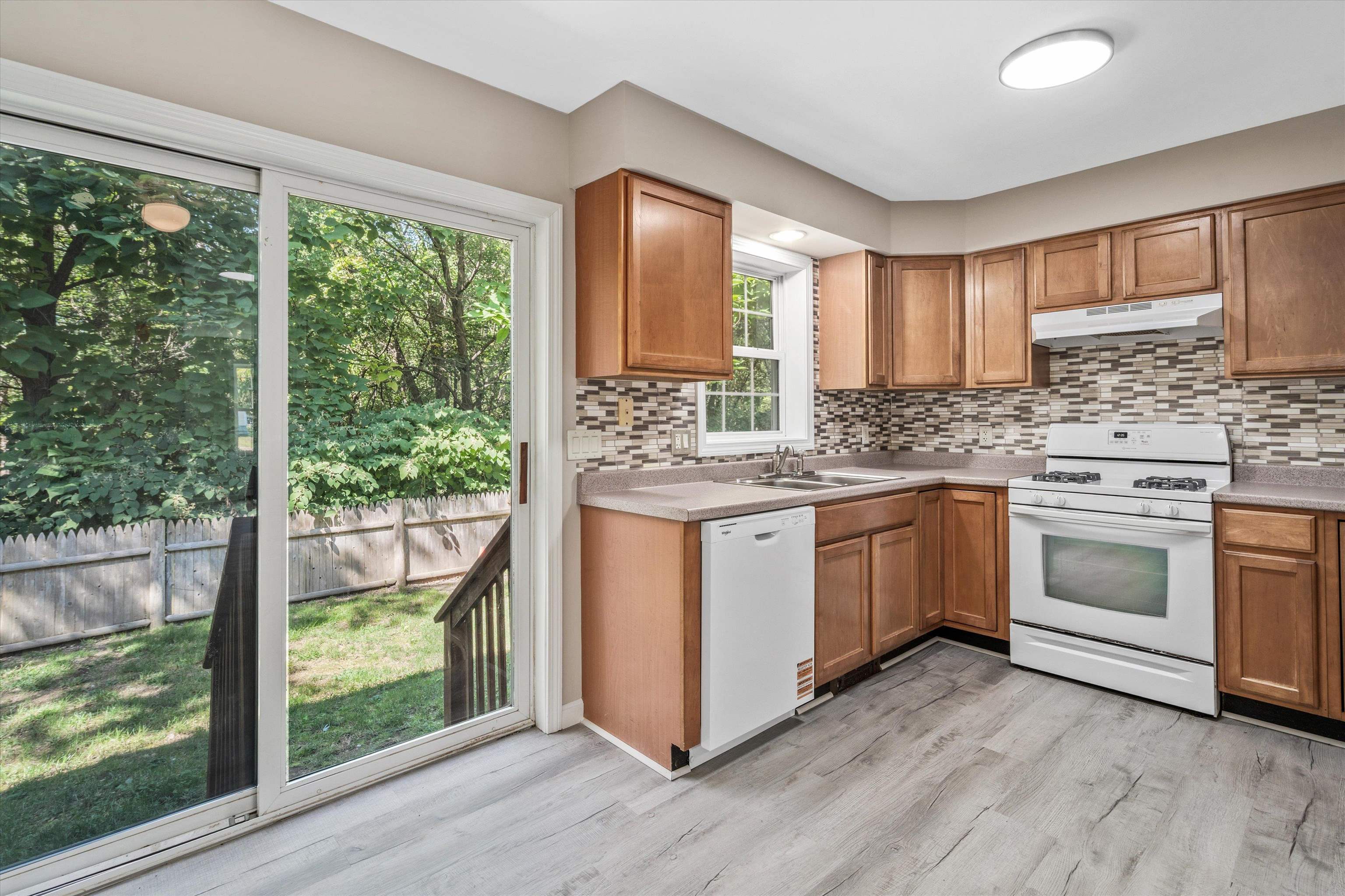 49 Harvell St, Manchester, NH 03102