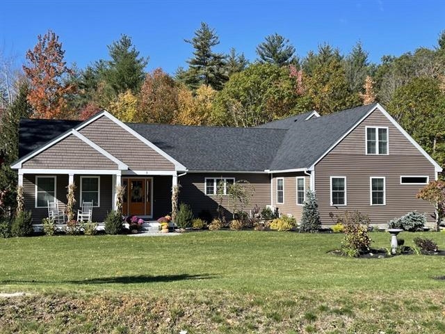 38 Countryside Dr, Brookline, NH 03033