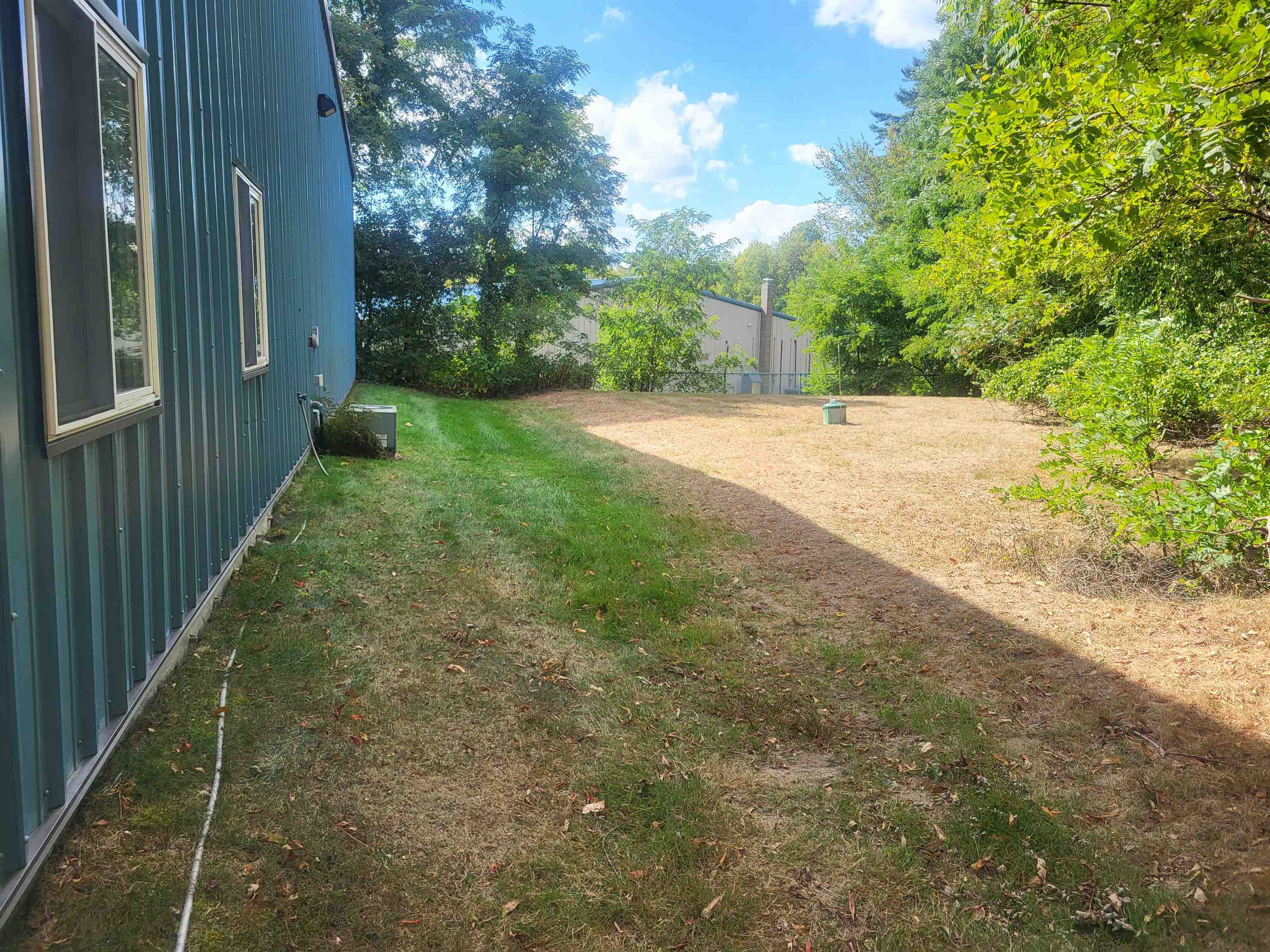 2 Infinity Dr, Raymond, NH 03077