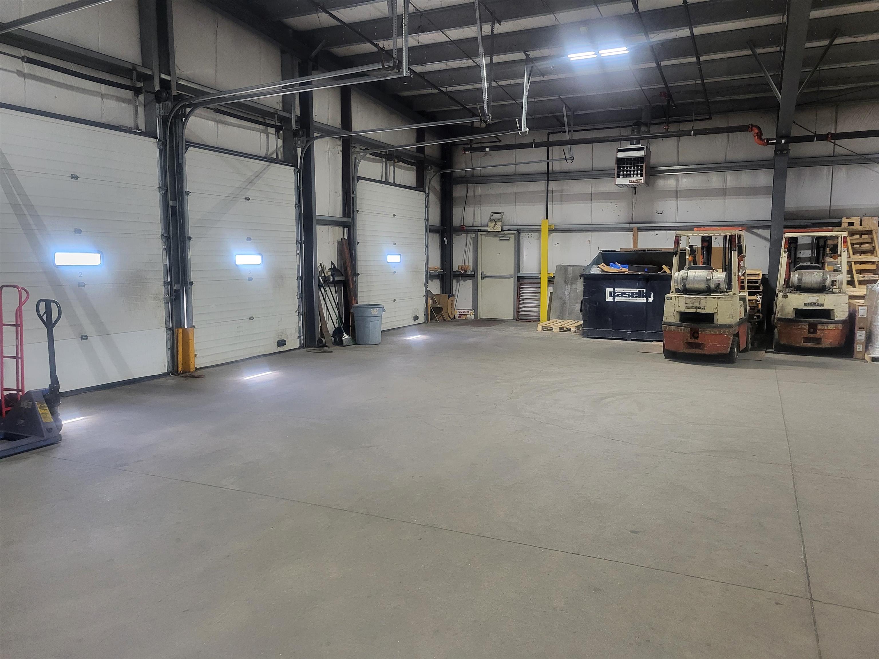 2 Infinity Dr, Raymond, NH 03077