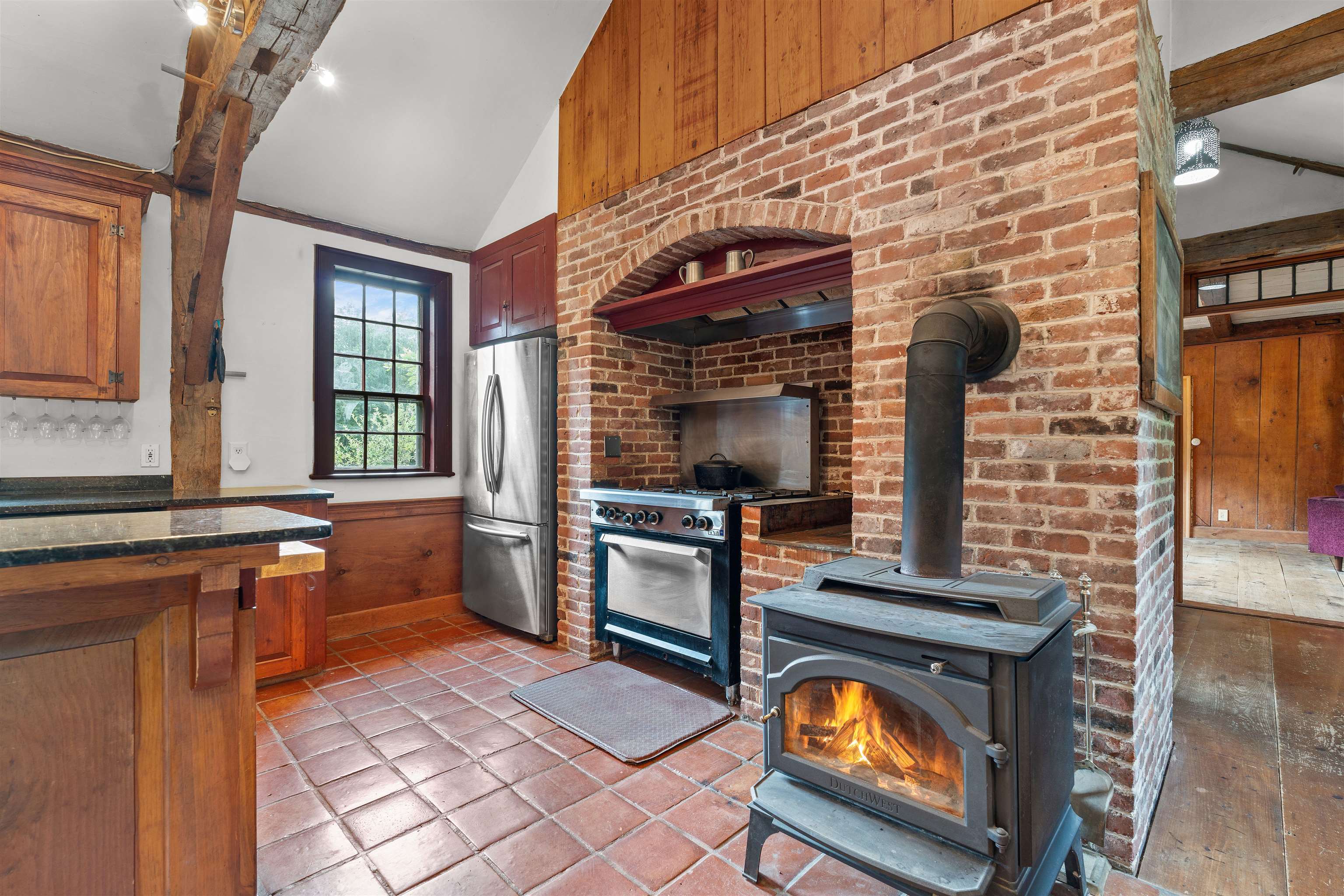 585 Province Rd, Gilmanton, NH 03237