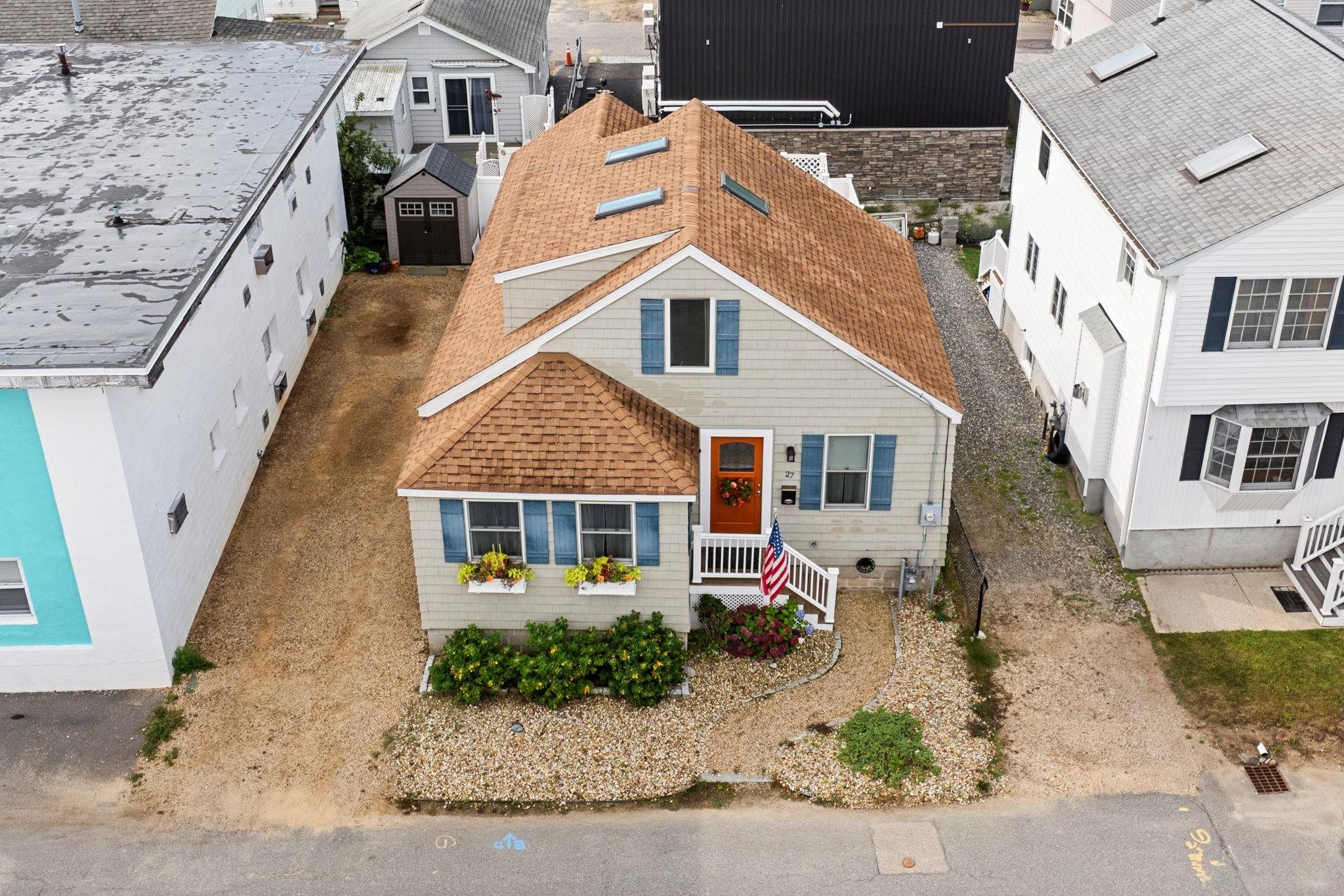 27 Hobson Ave, Hampton, NH 03842