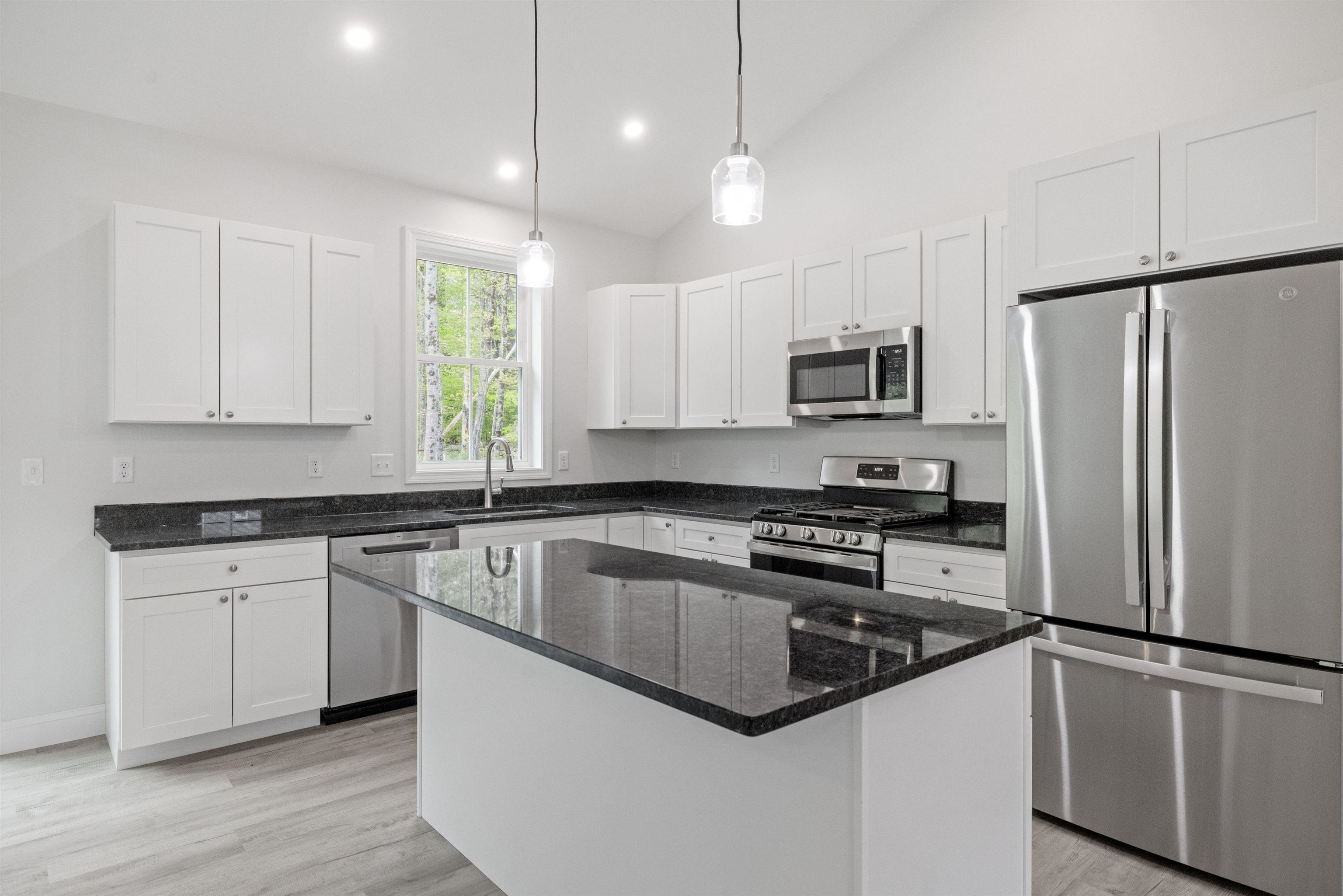 88 Knowles Pond Rd, Northfield, NH 03276