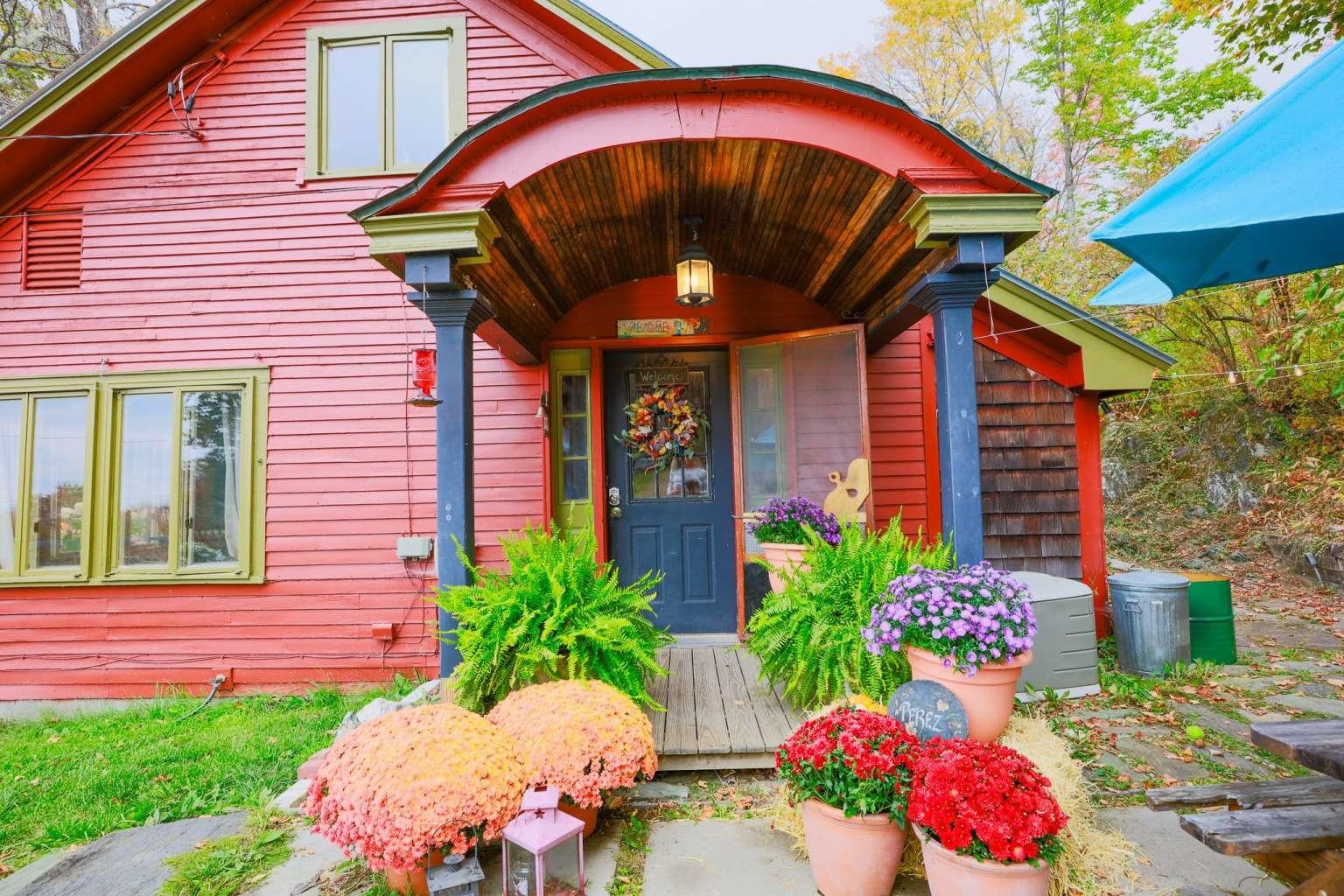 1312 Macintosh Hill Road