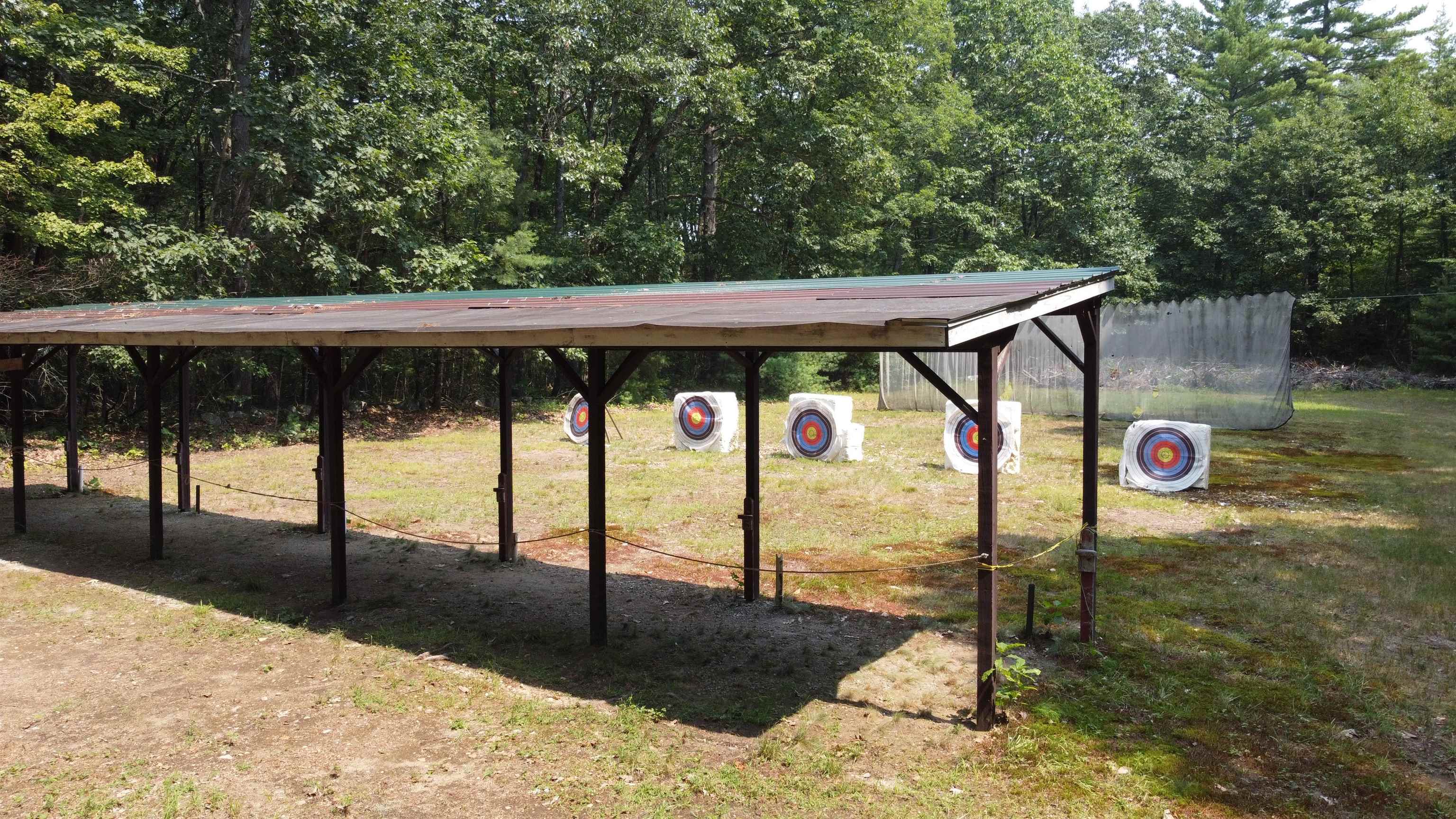 12 W Shore Park Rd, Kingston, NH 03848