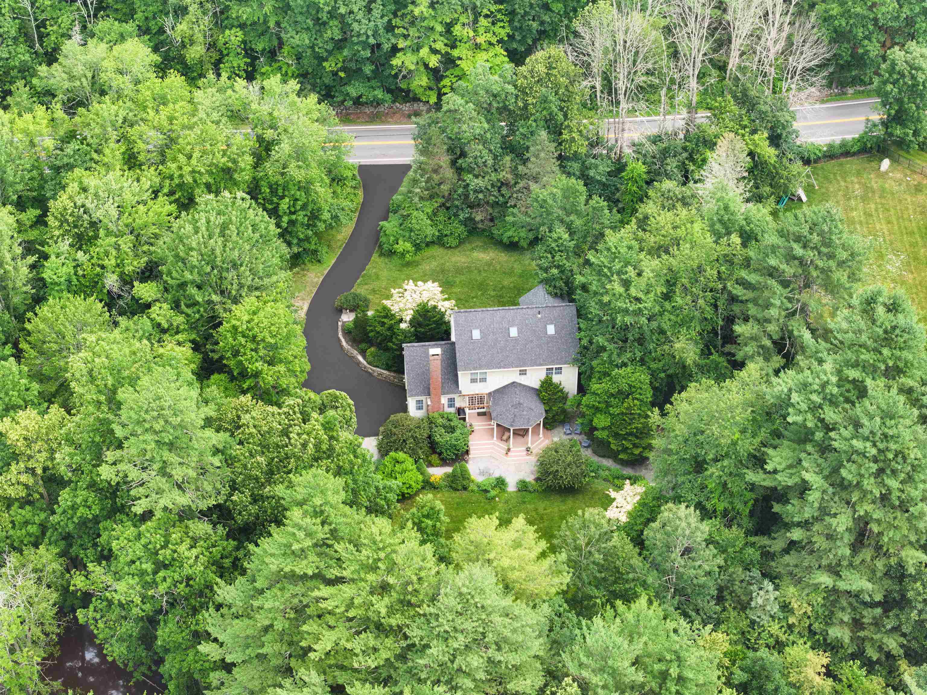 221 Piscassic Rd, Newfields, NH 03856