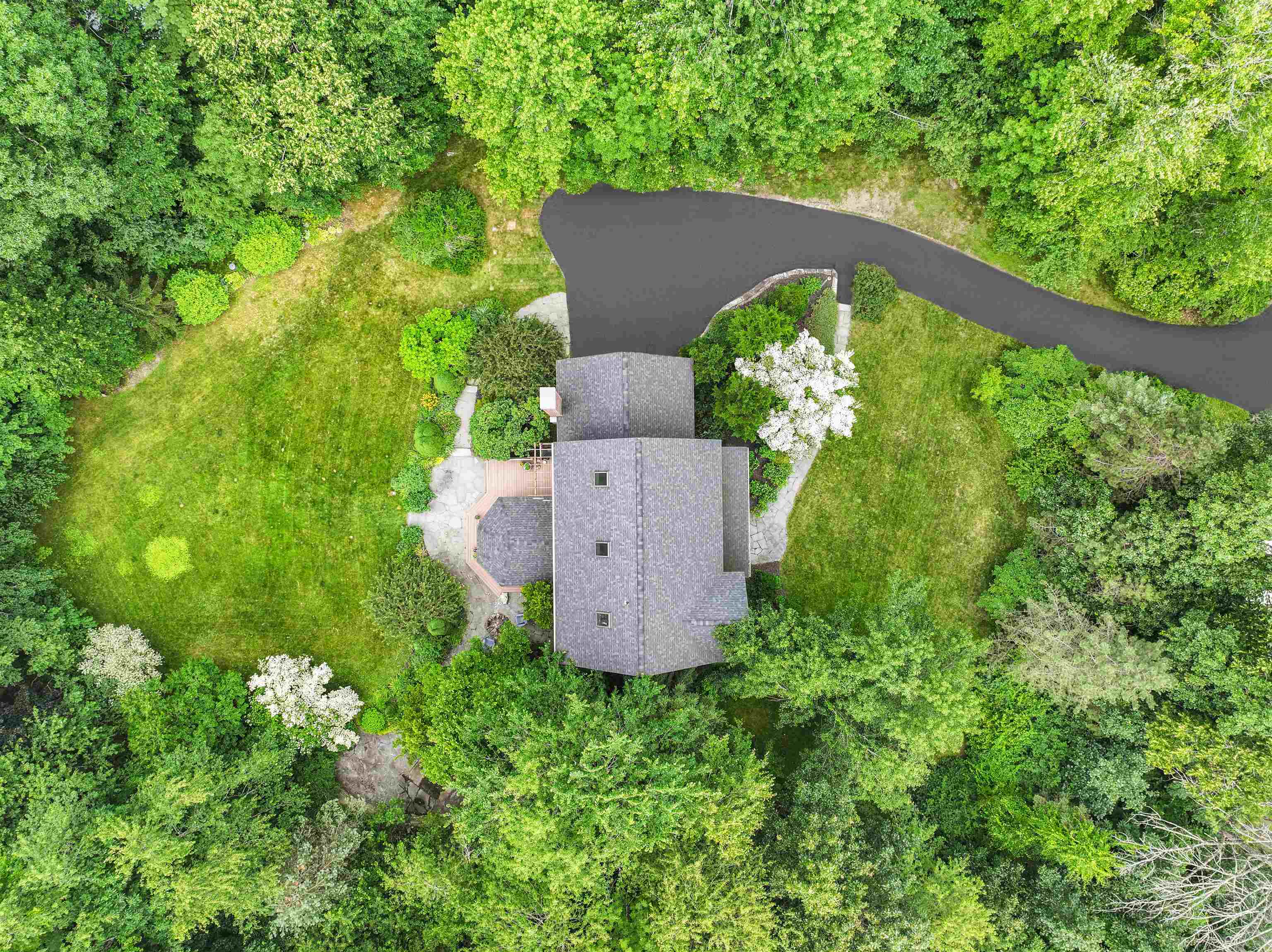 221 Piscassic Rd, Newfields, NH 03856