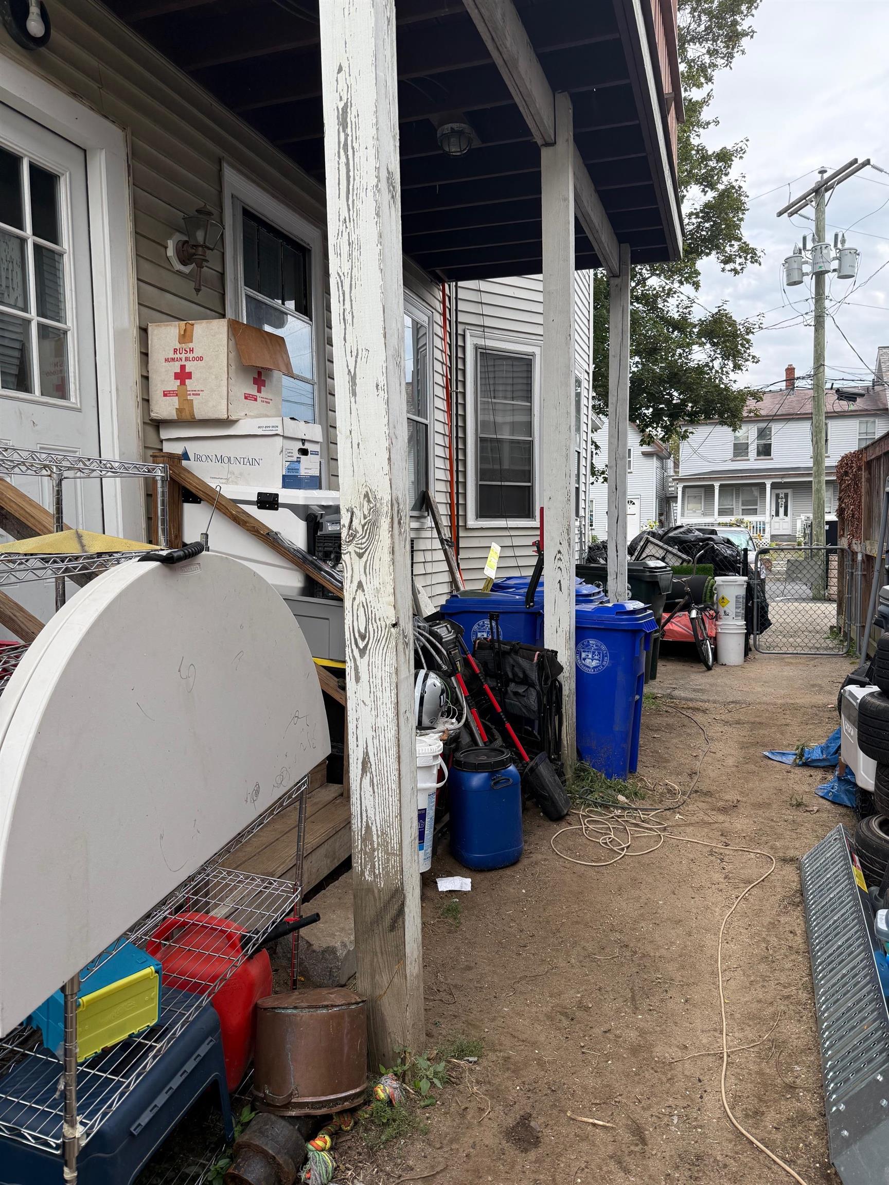 6 Ray St, Manchester, NH 03104