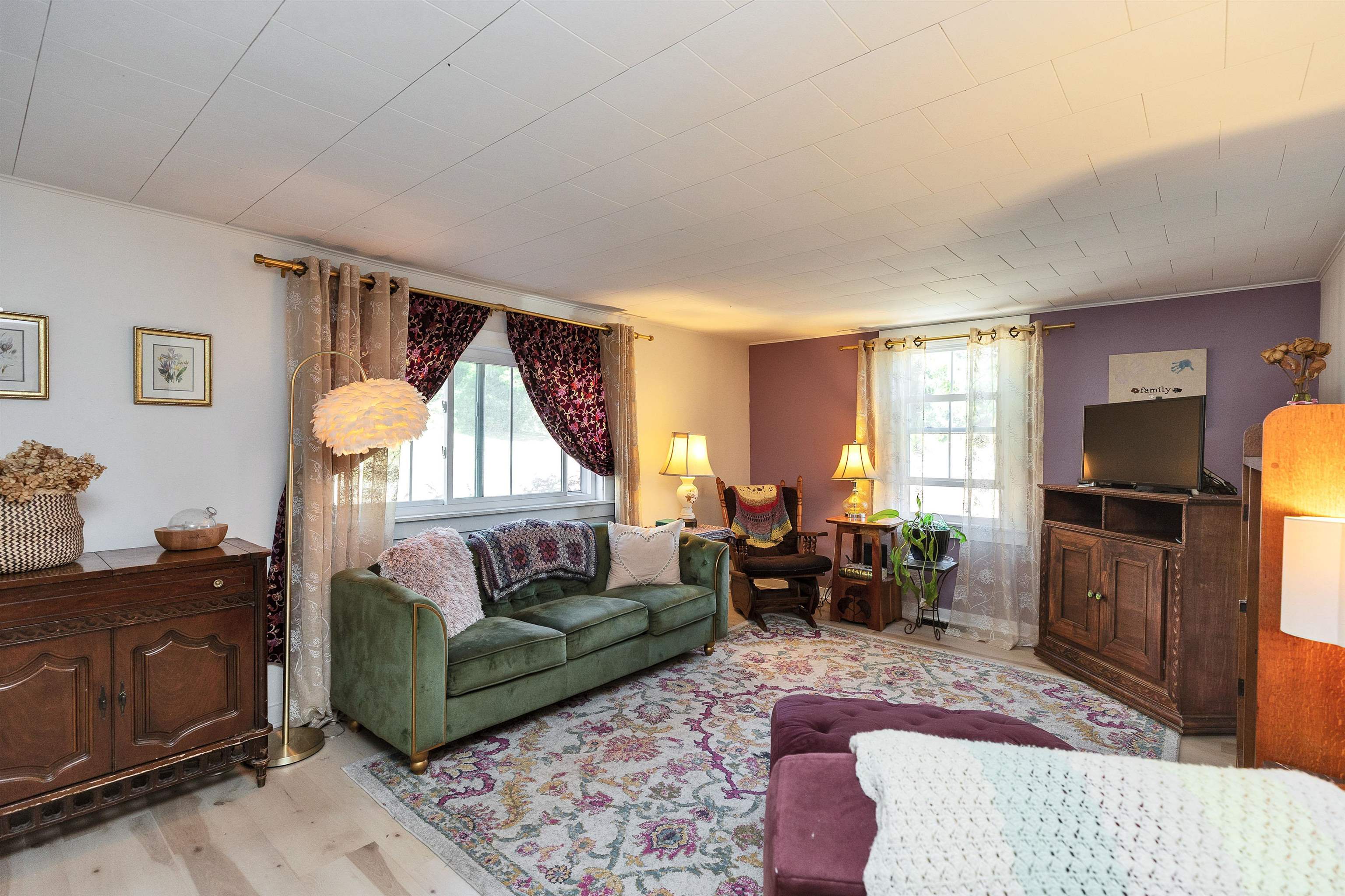 261 N Main St, Franklin, NH 03235