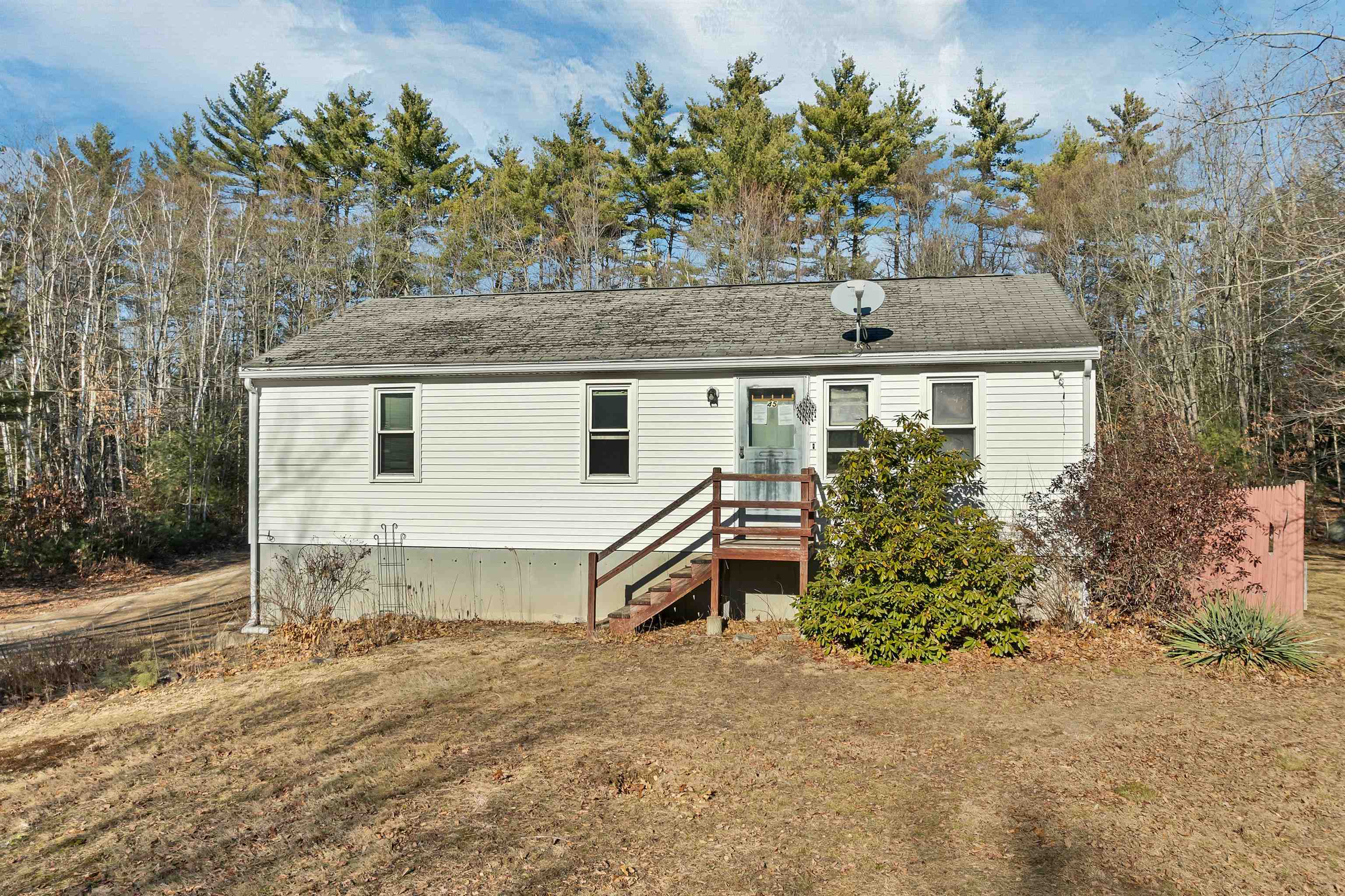 MLS 5063502: 45 Whittier Drive, Fremont NH