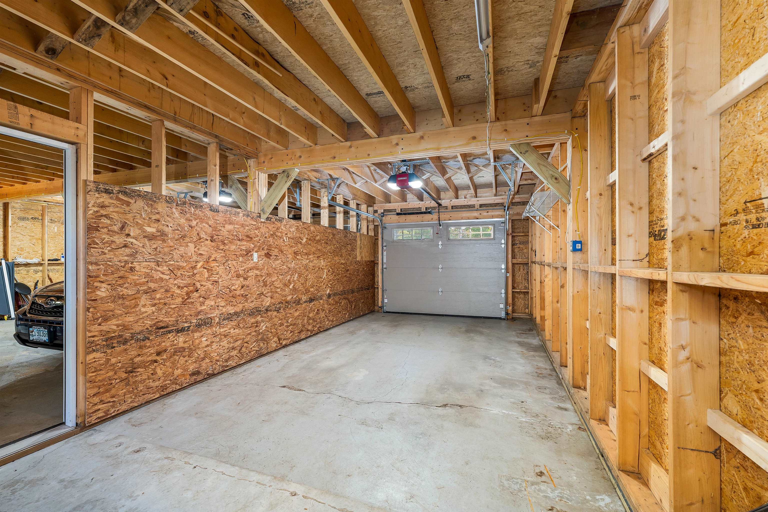 Separate bay for the 3rd vehicle