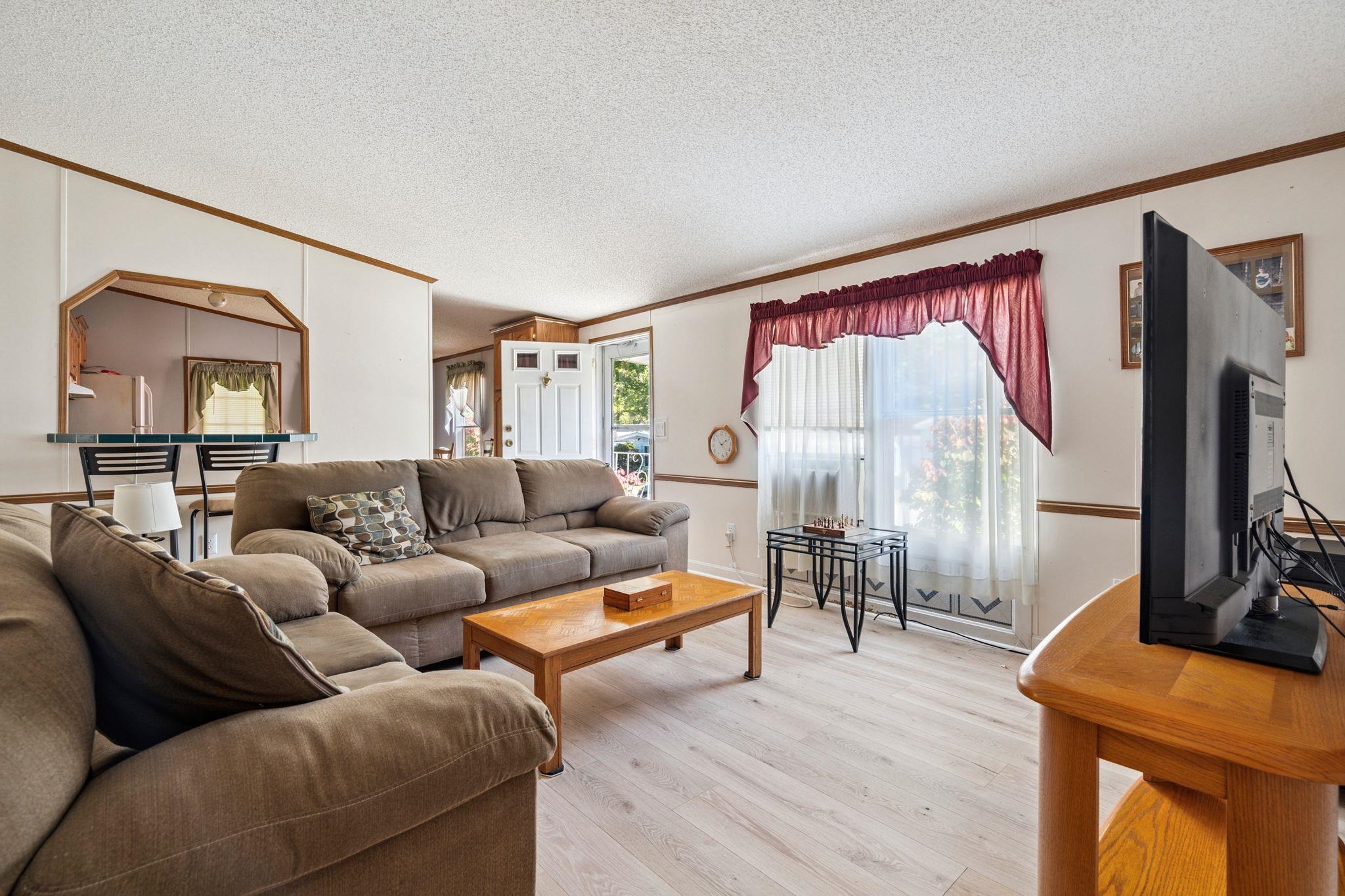 30 Cherokee Way, Rochester, NH 03867