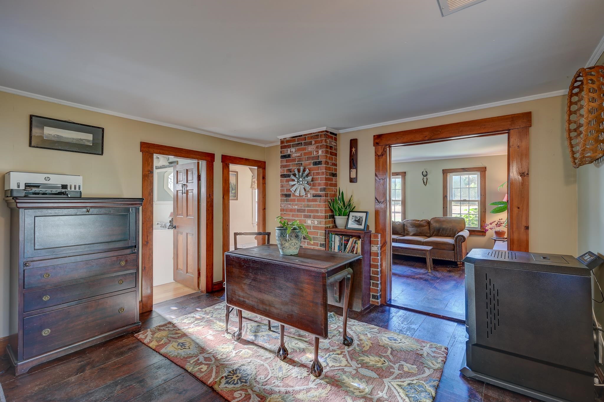 78 School St, Effingham, NH 03882