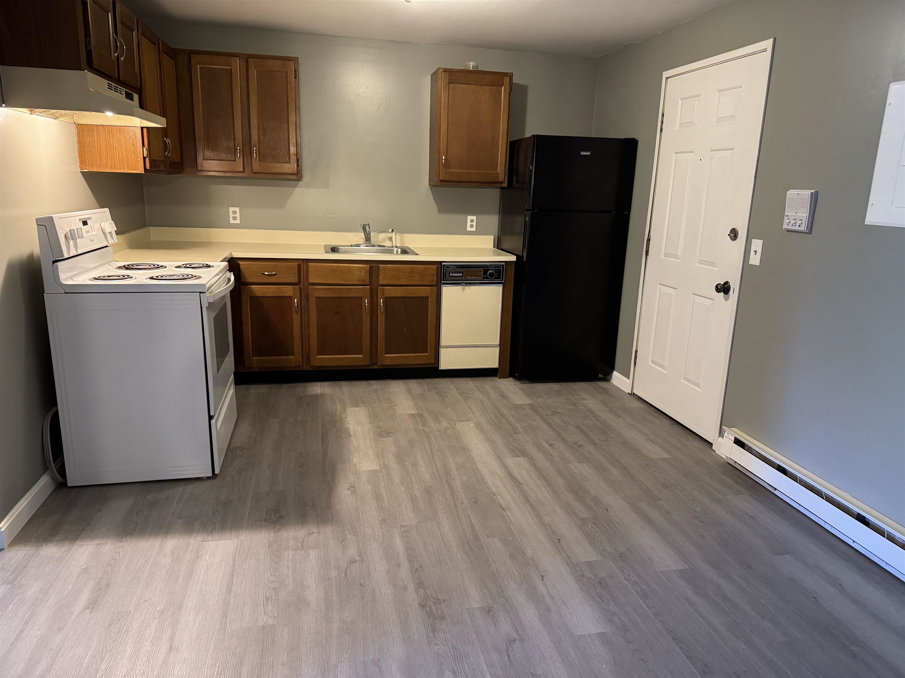 12 East Side Dr, Concord, NH 03301