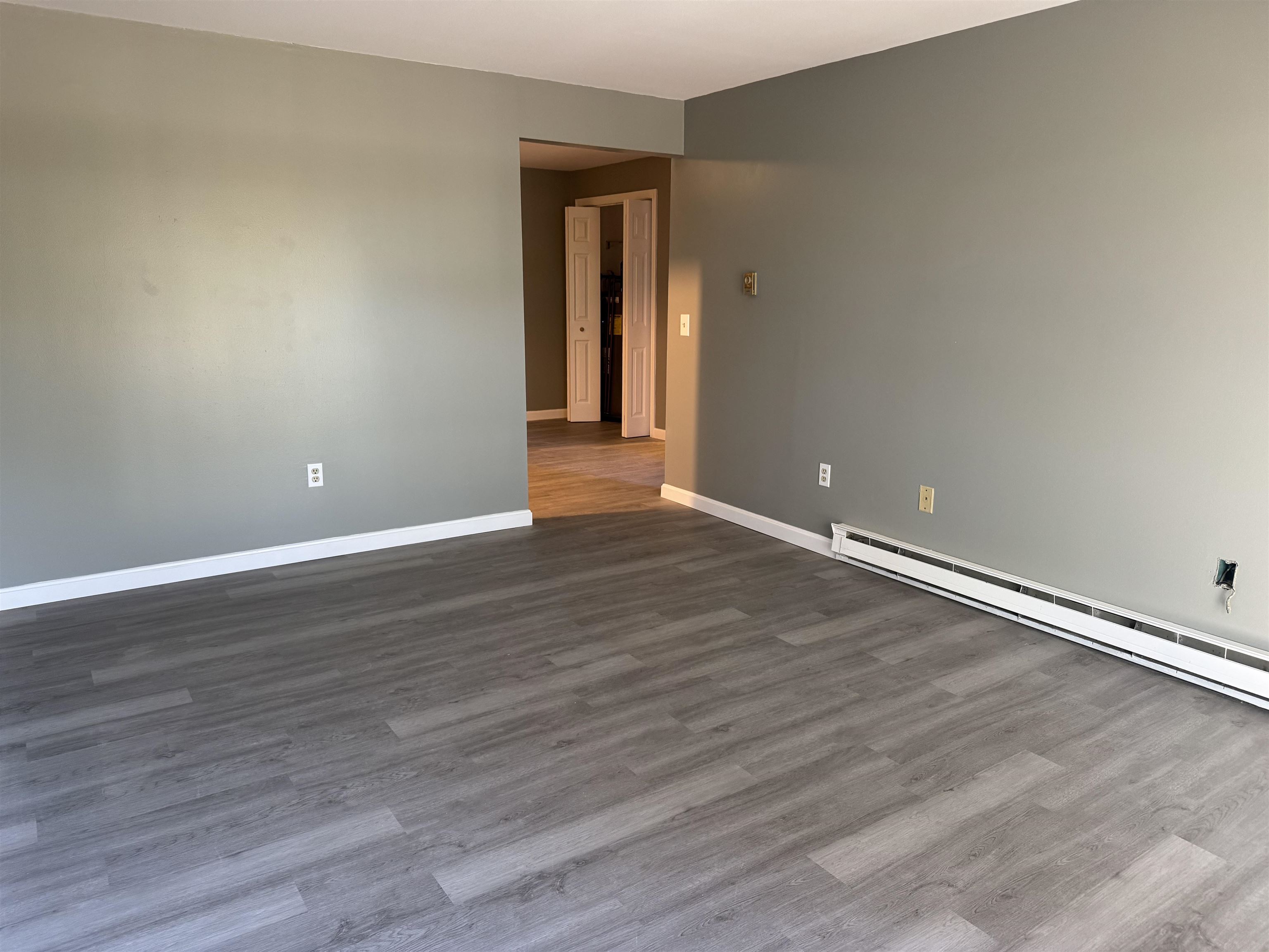 12 East Side Dr, Concord, NH 03301