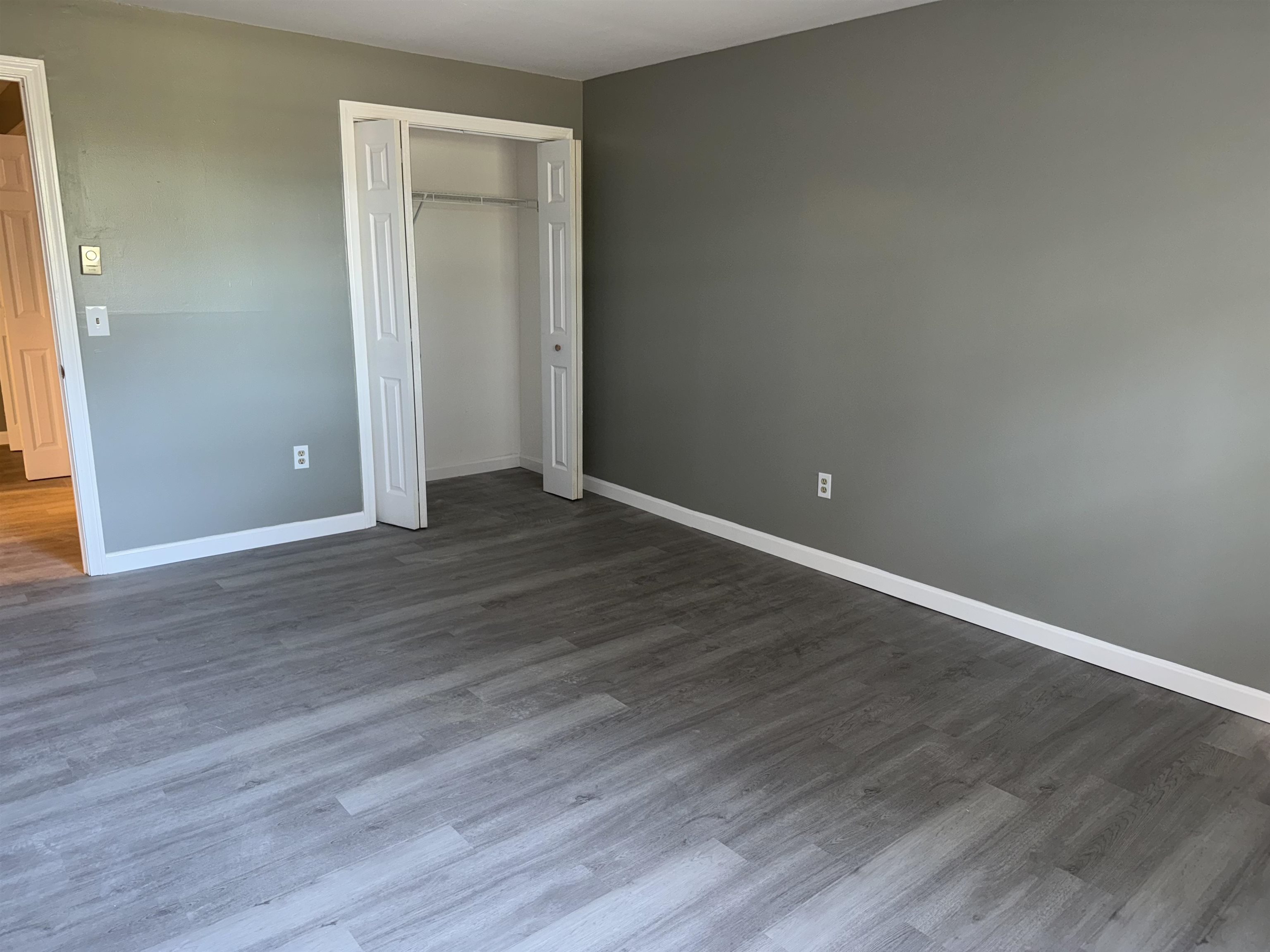 12 East Side Dr, Concord, NH 03301