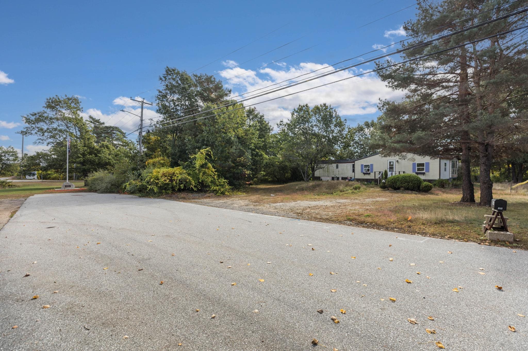 312 S Main St, Seabrook, NH 03874