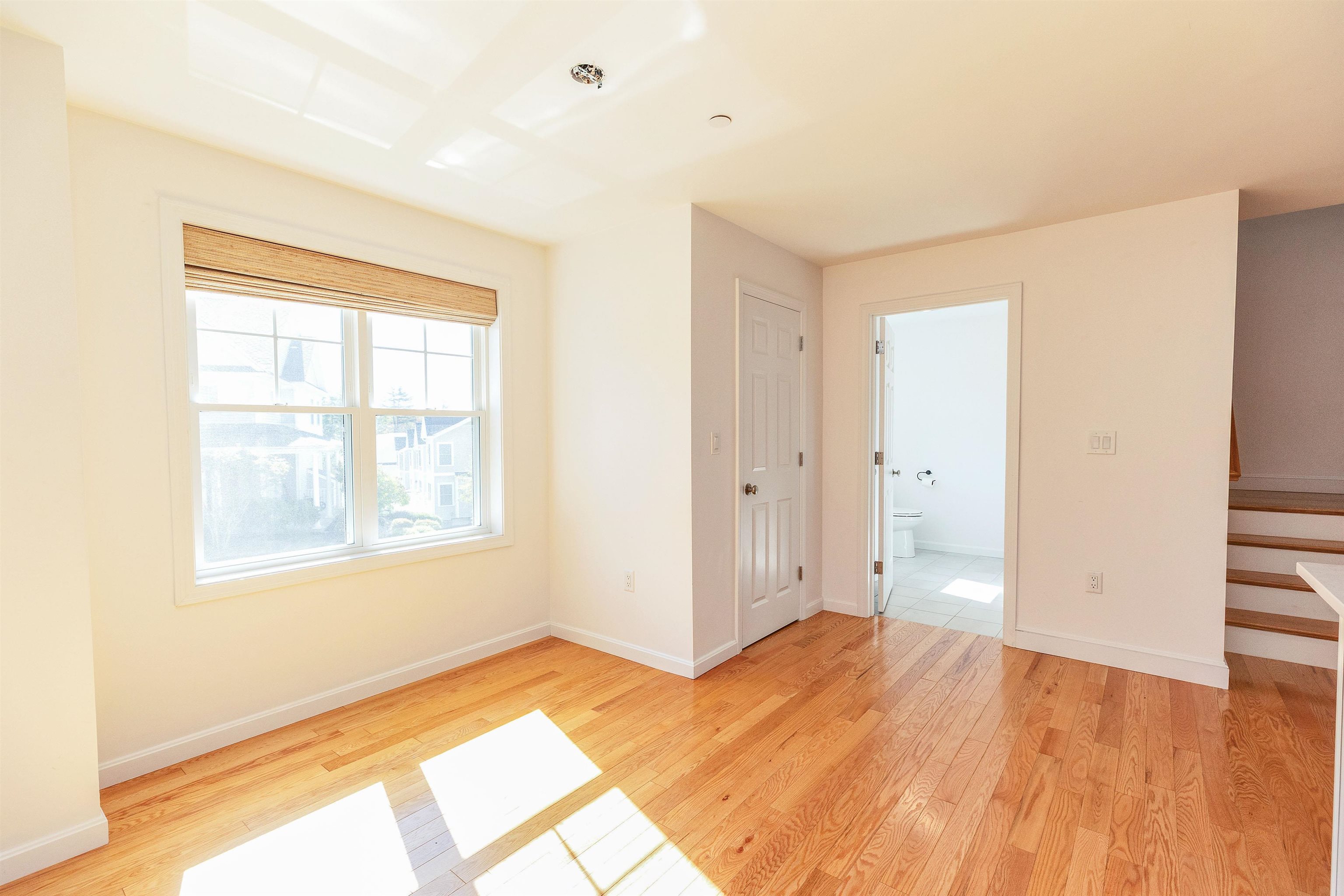 163 Woodview Way, Manchester, NH 03102