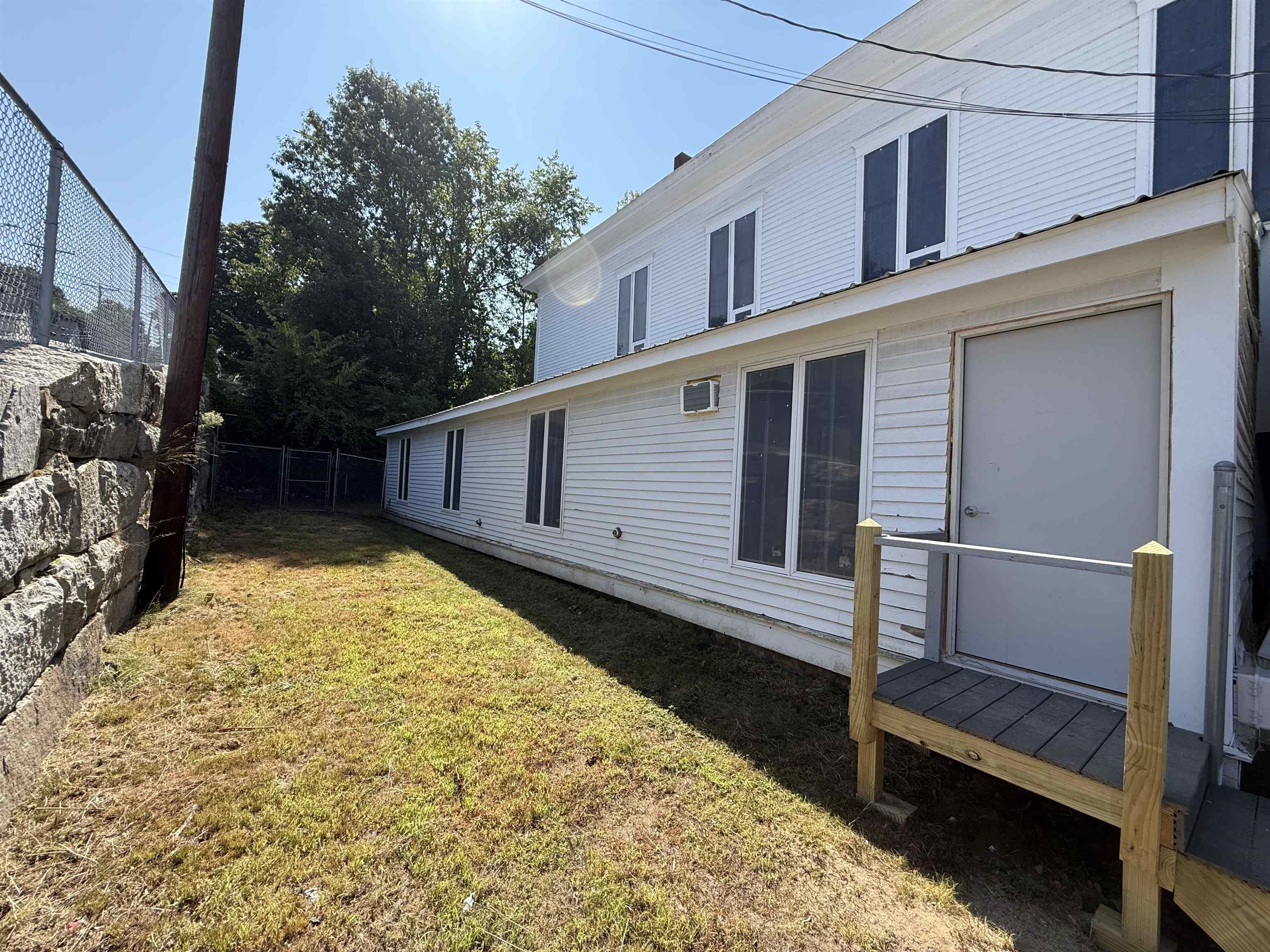 88 Franklin St, Franklin, NH 03235