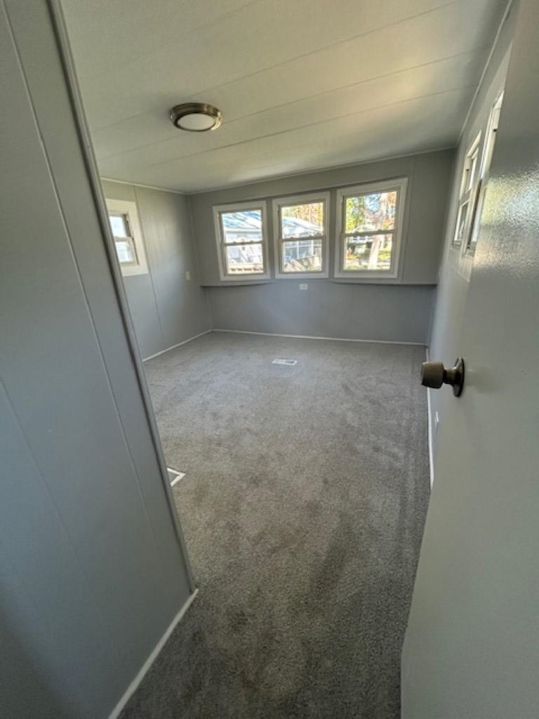 512 Canterbury Dr, Exeter, NH 03833