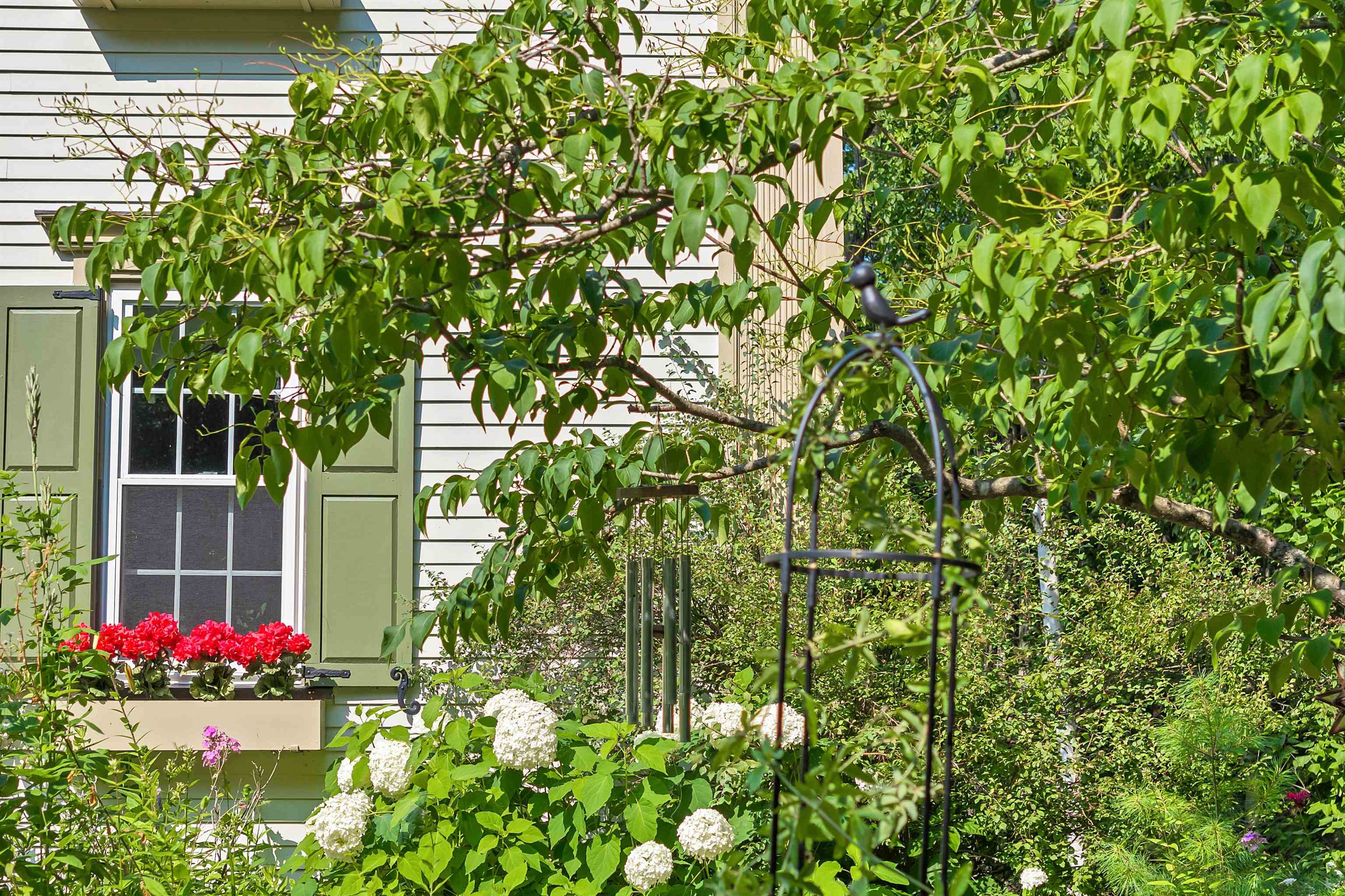 220 Governors Rd, Brookfield, NH 03872