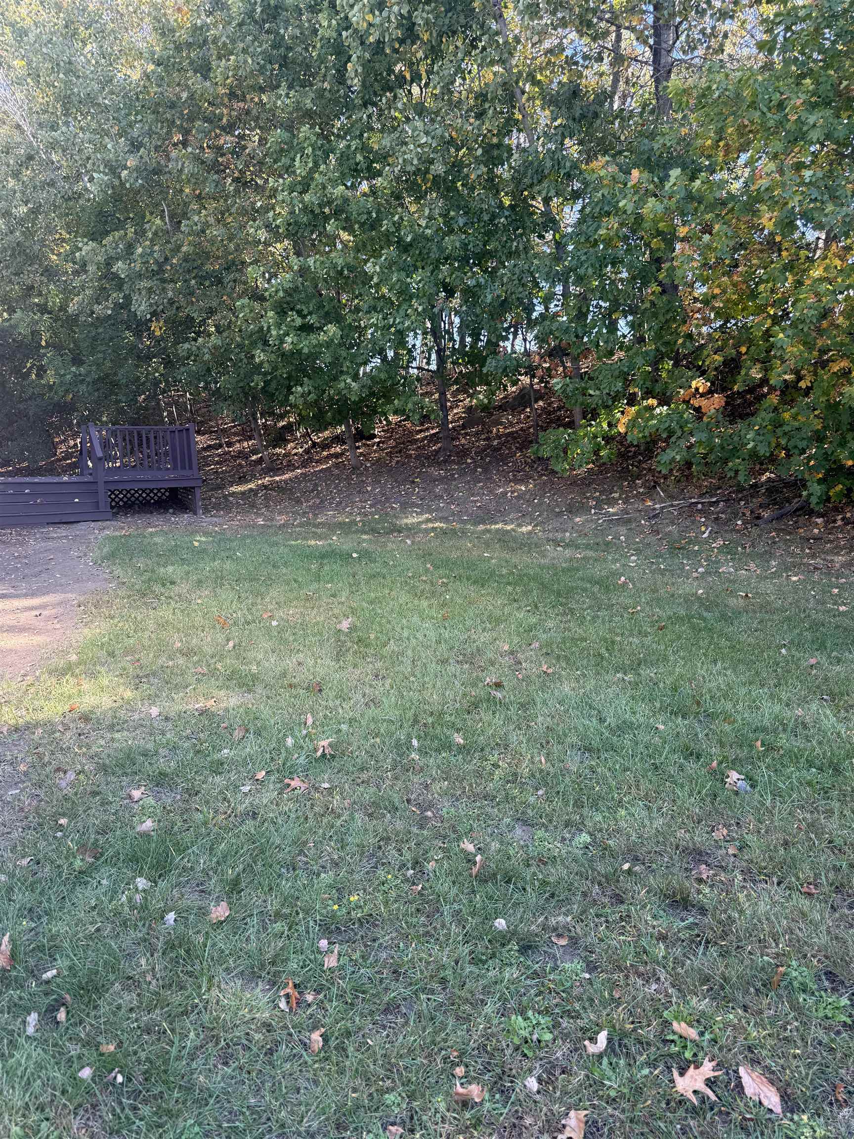 11 Stone Ledge Rd, North Hampton, NH 01062