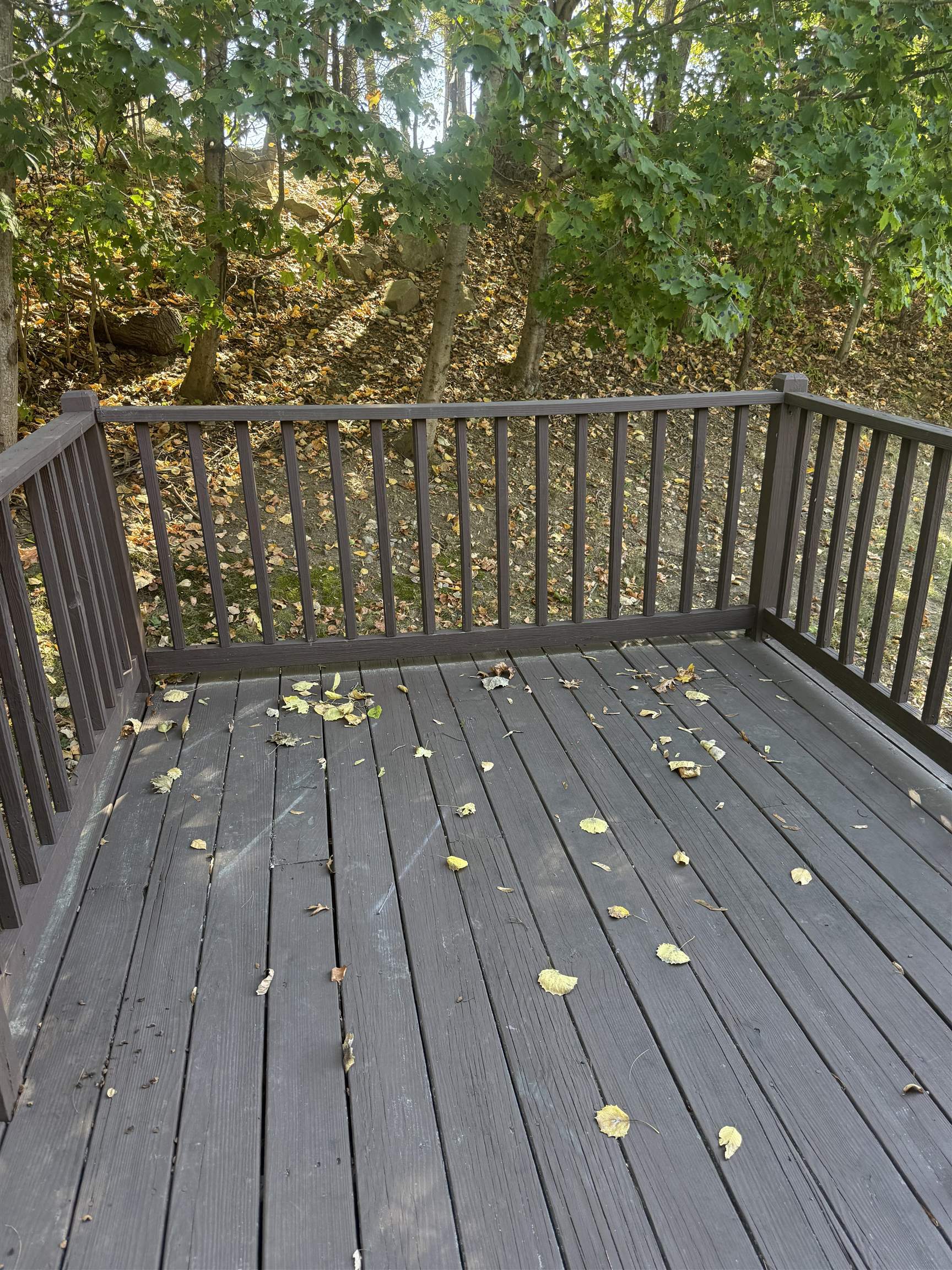 11 Stone Ledge Rd, North Hampton, NH 01062