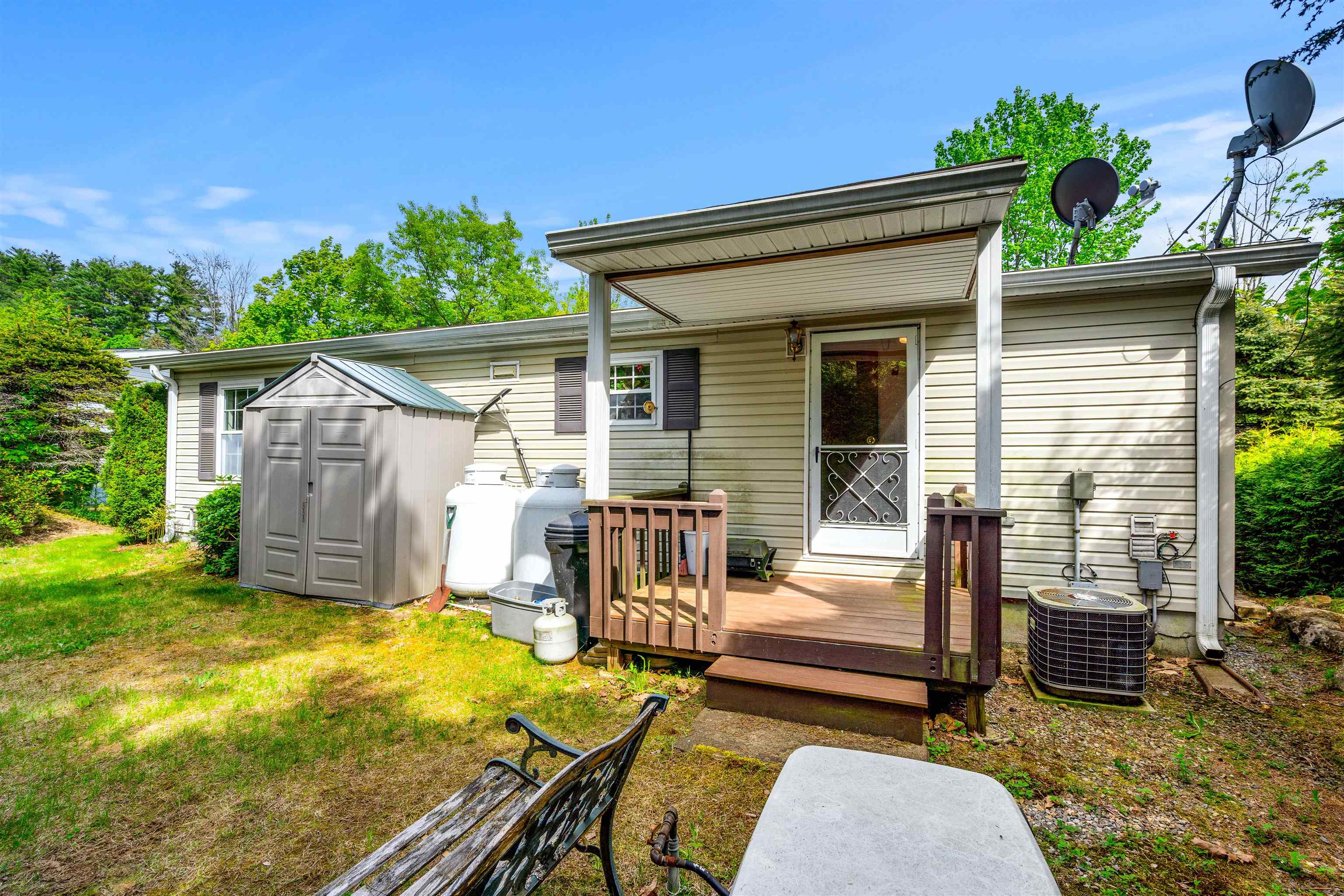 28 Great Brook Dr, Belmont, NH 03220-4403