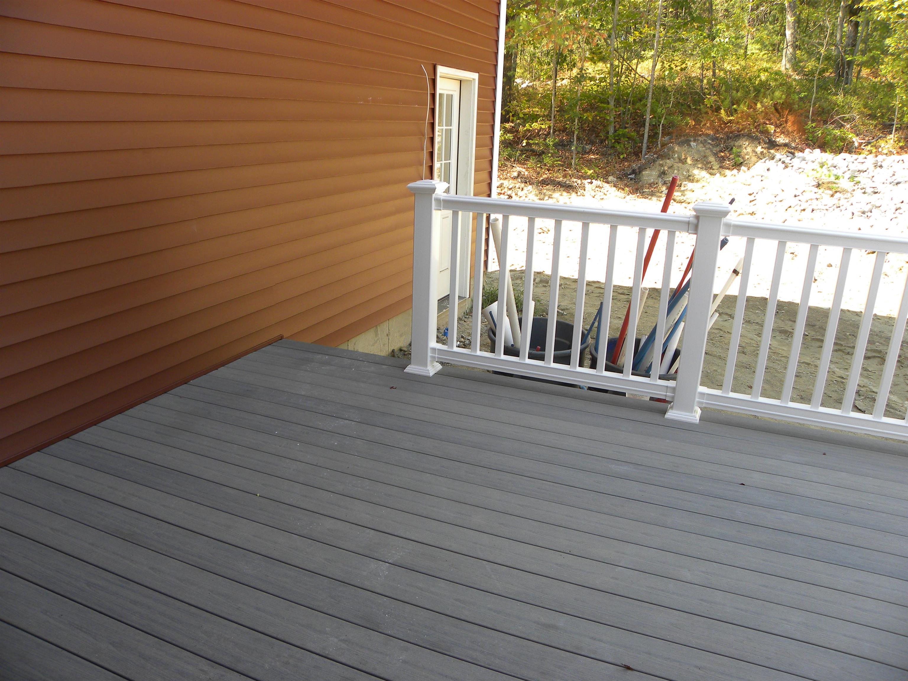 302 Karatzas Ave, Manchester, NH 03104