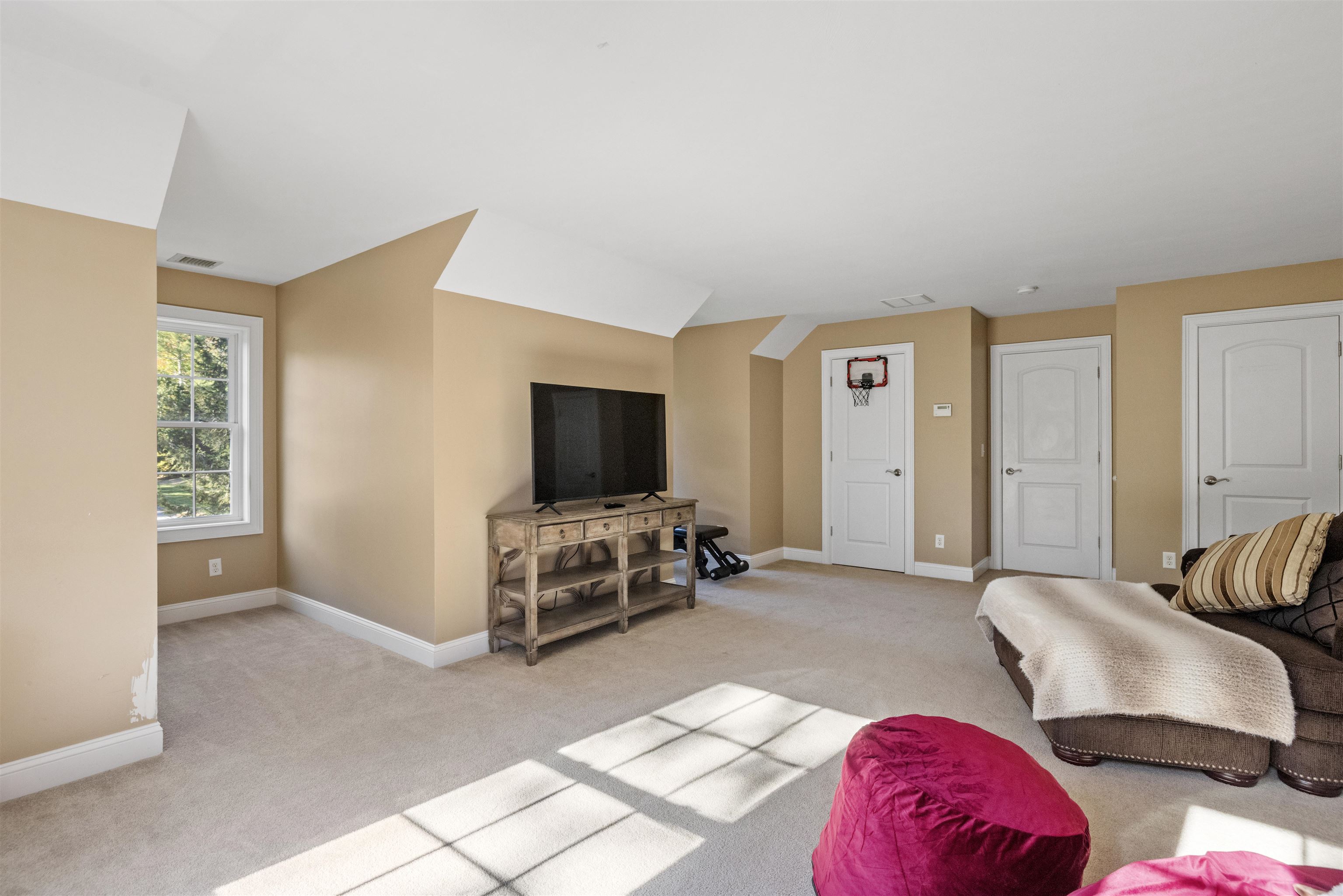 59 Hawthorne Dr, Auburn, NH 03032