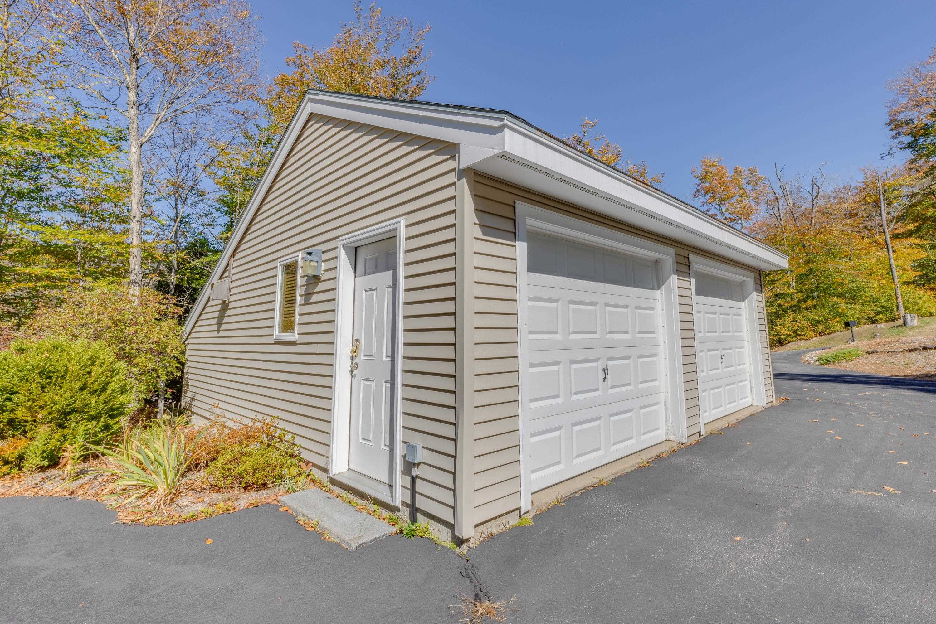 73 Beechnut Dr, Lincoln, NH 03251