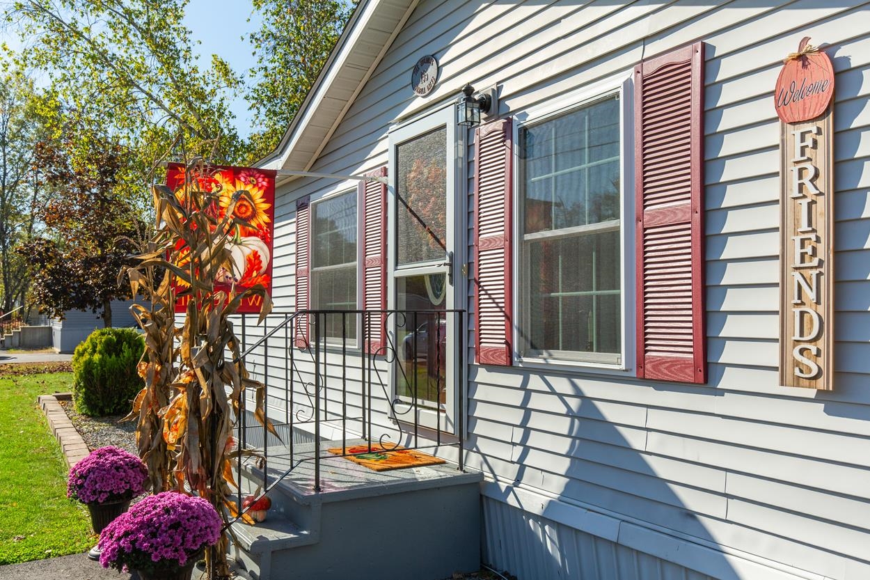 155 Pamela Dr, Hopkinton, NH 03229