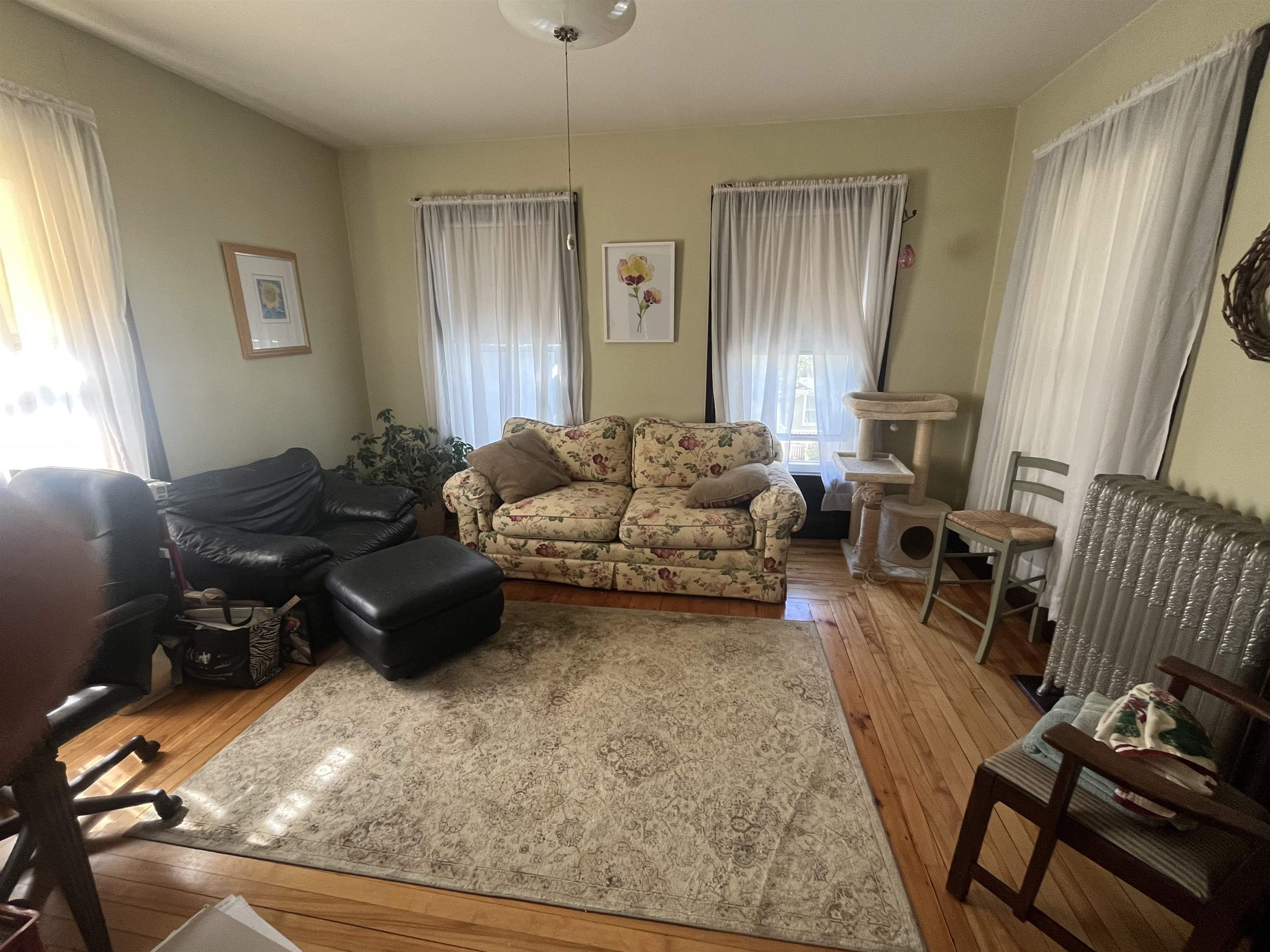 883 Union St, Manchester, NH 03104