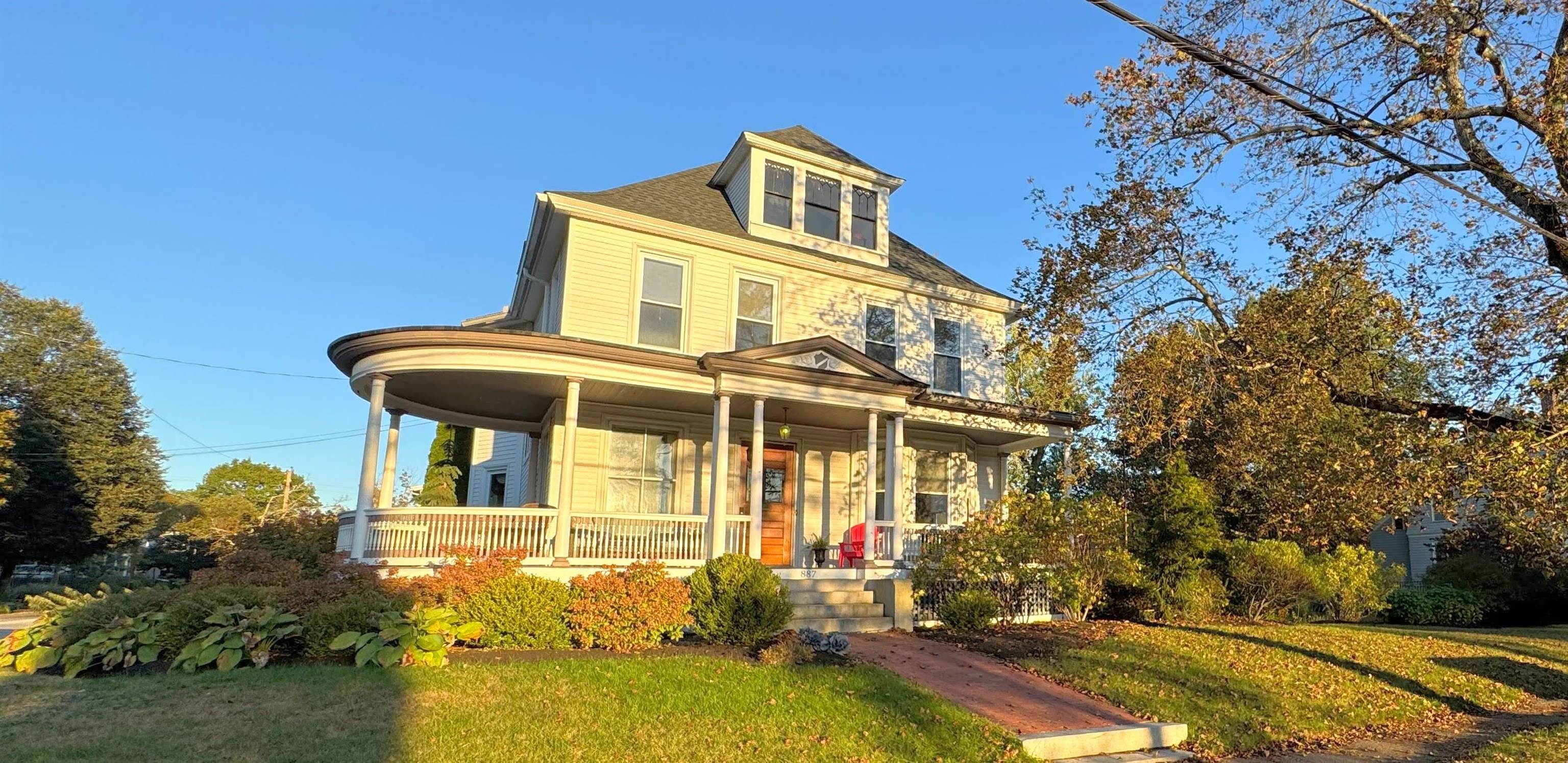 887 Chestnut St, Manchester, NH 03104